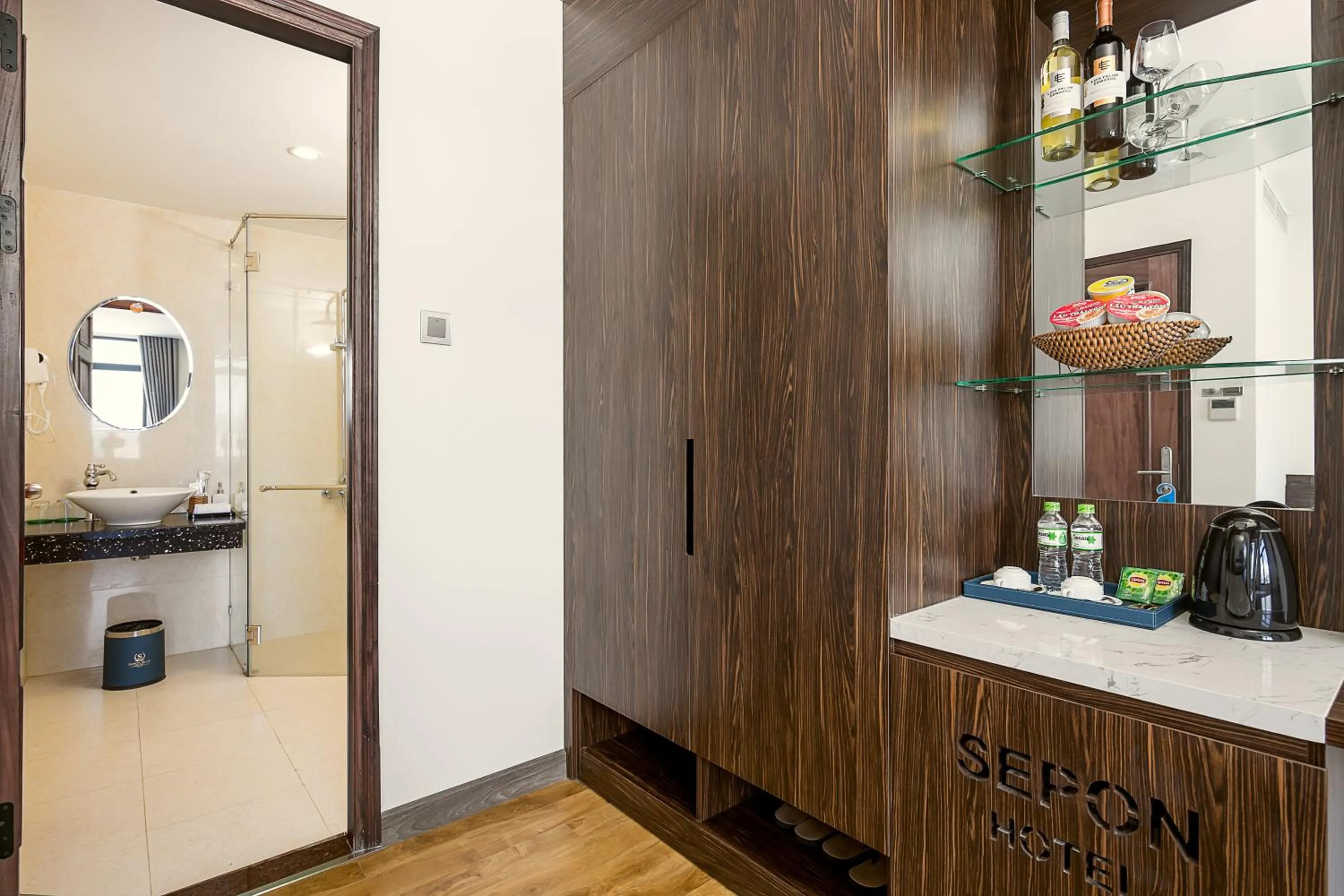 Shower in Sepon Blue Hotel