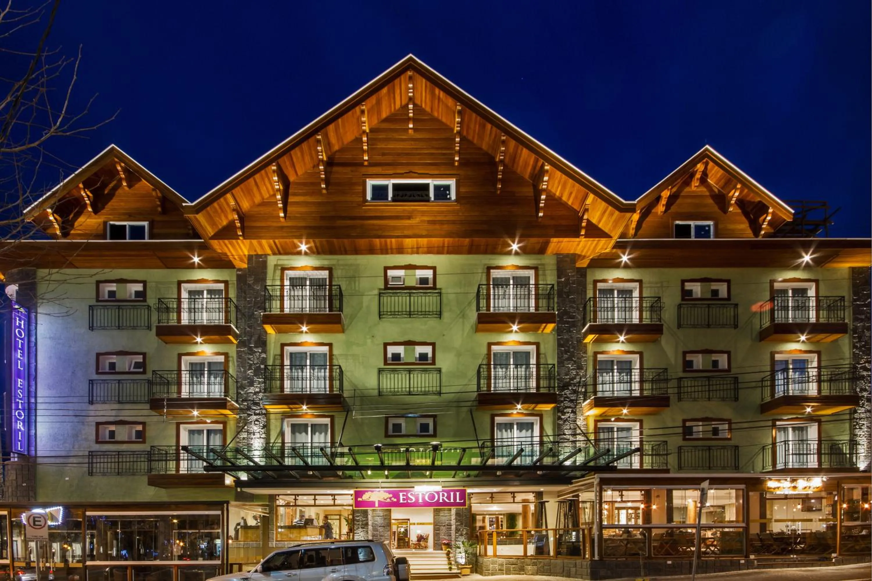 Property building in Hotel Estoril