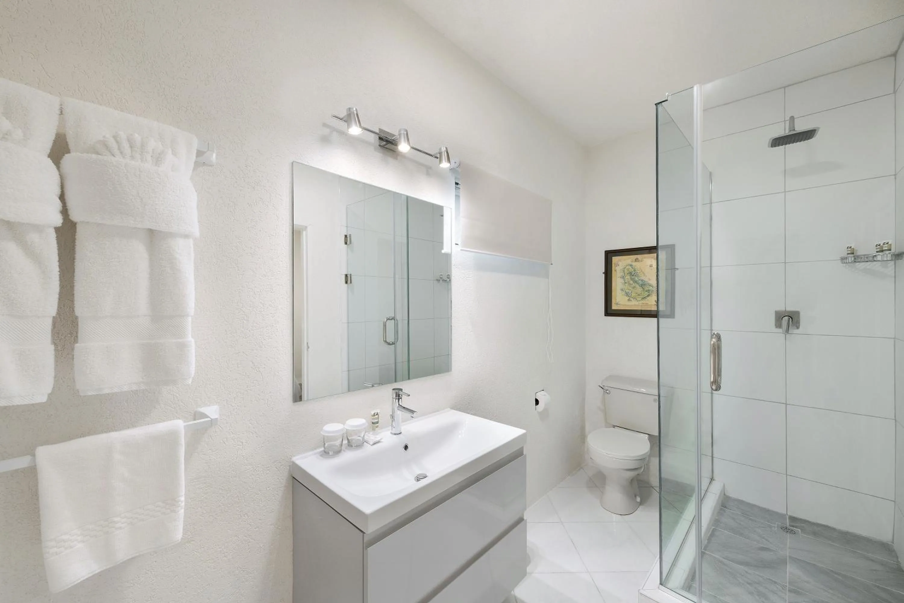 Coconut Court Beach Hotel