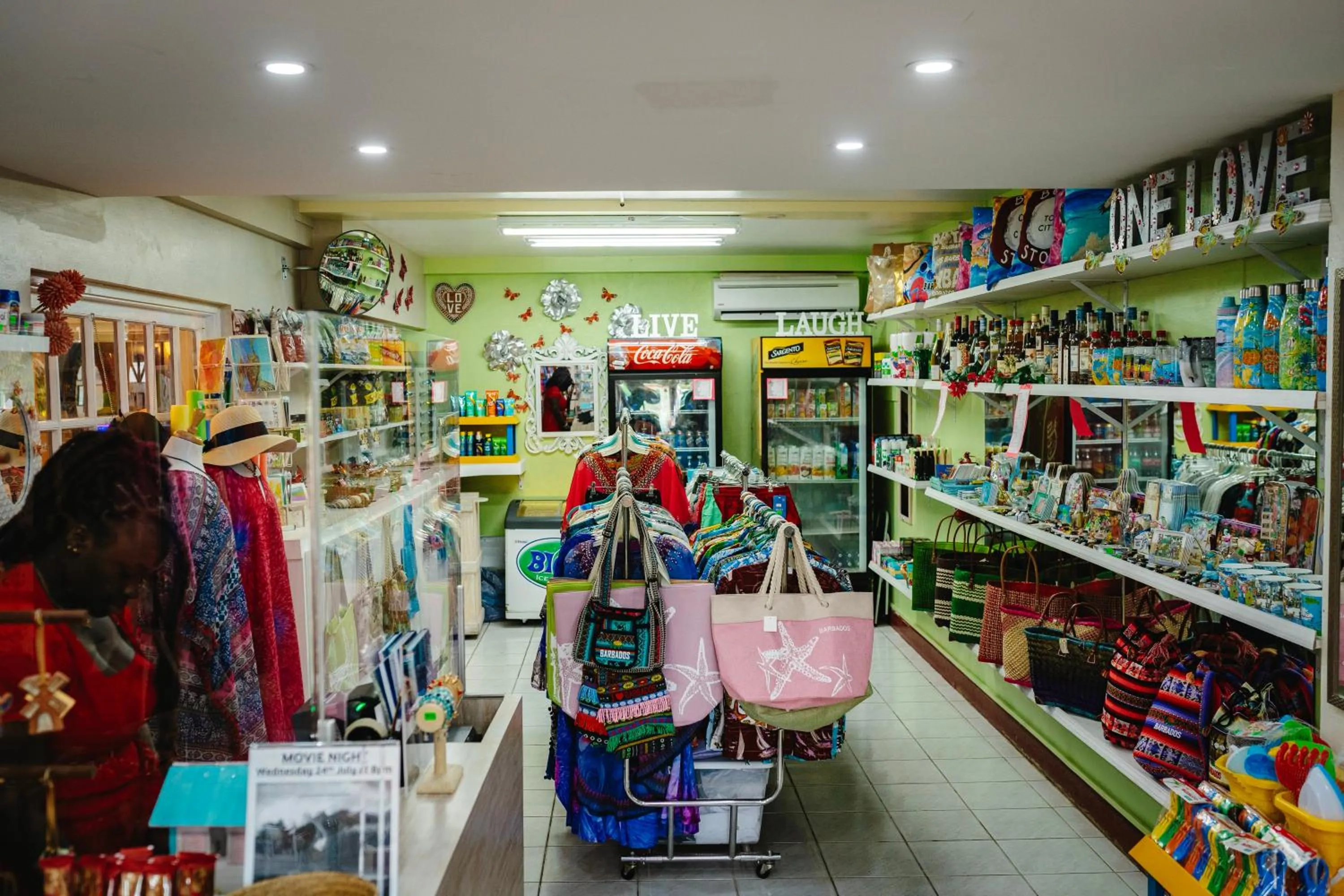 On-site shops in Coconut Court Beach Hotel