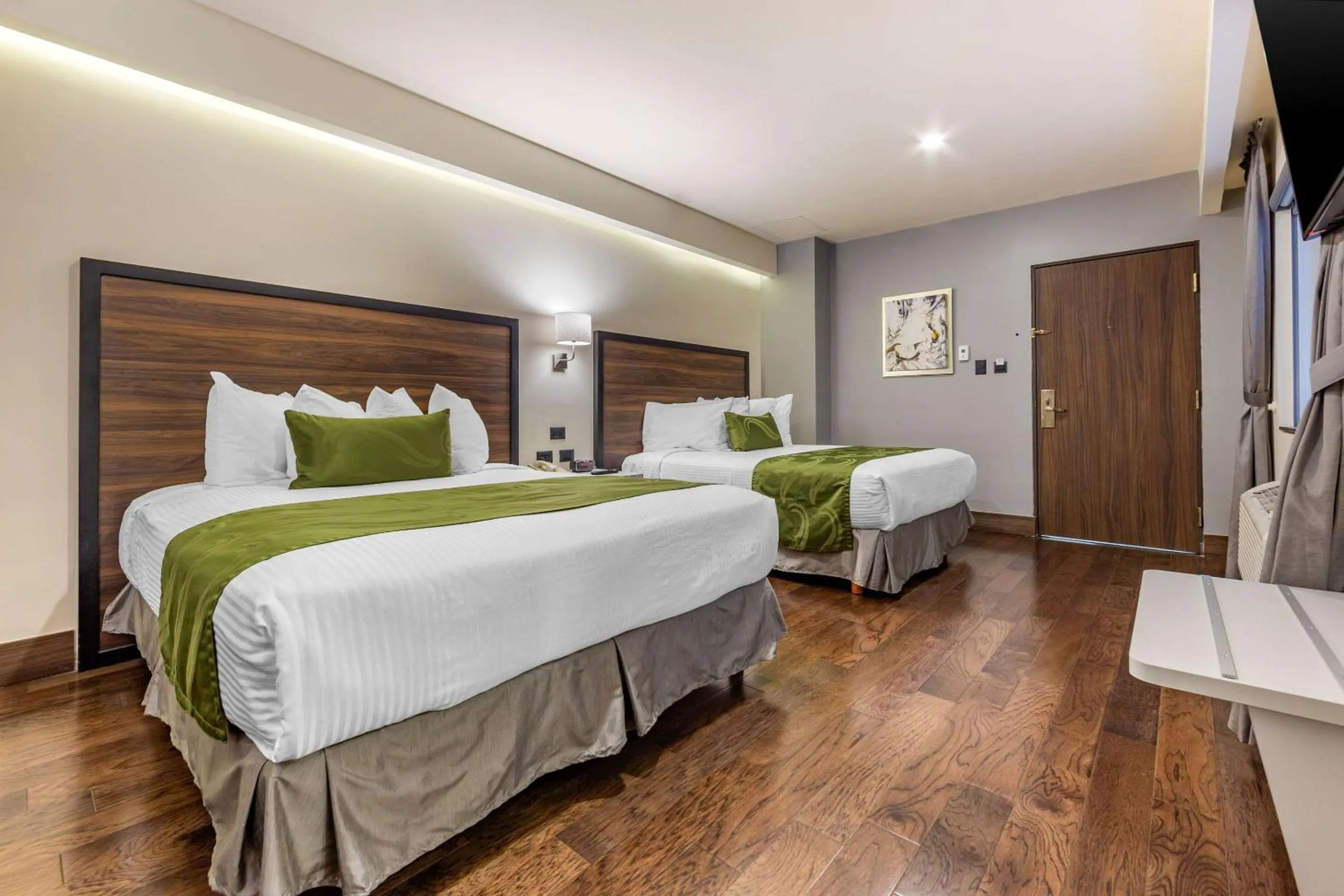 Bedroom in Hotel Chihuahua San Francisco