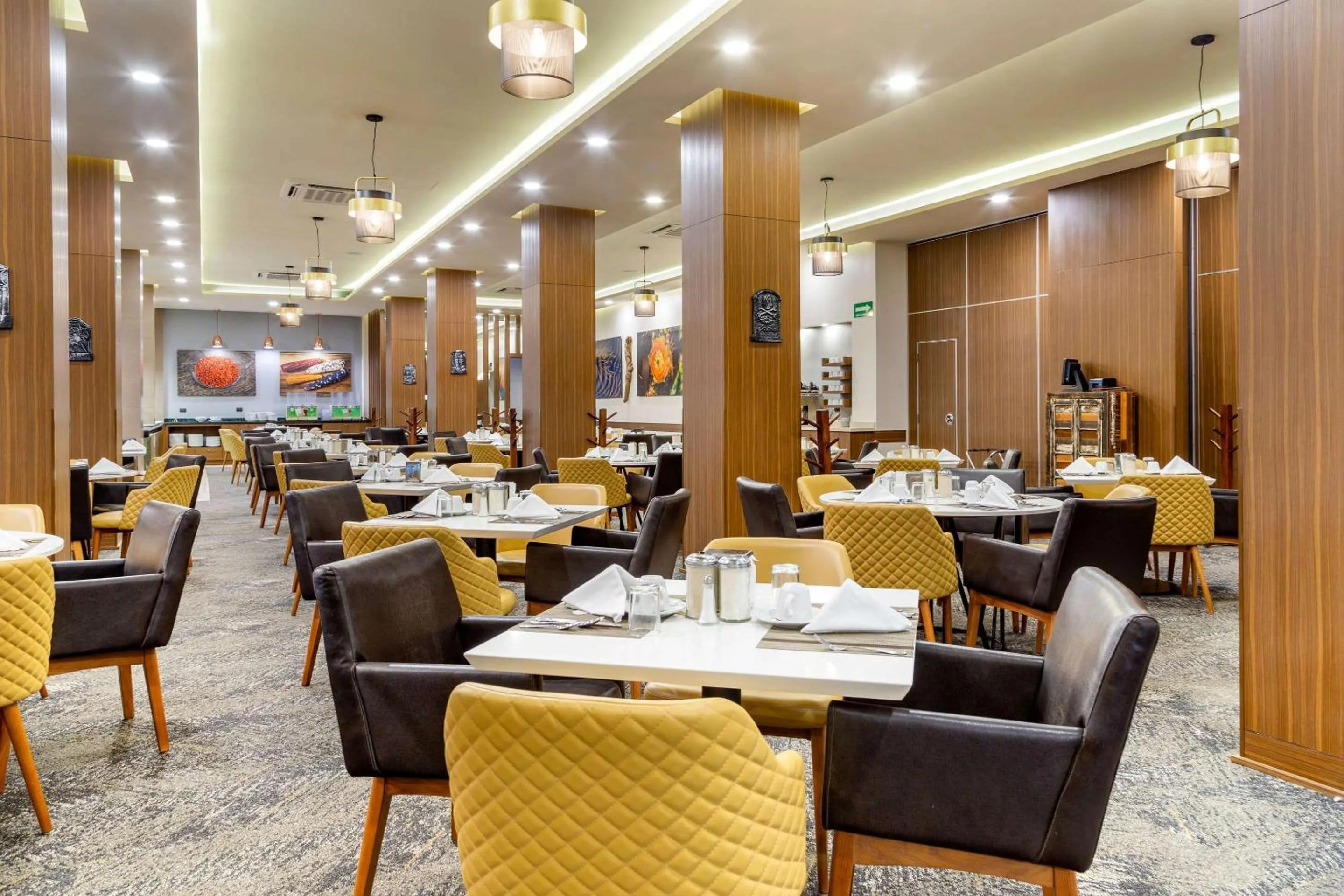 Restaurant/places to eat in Hotel Chihuahua San Francisco