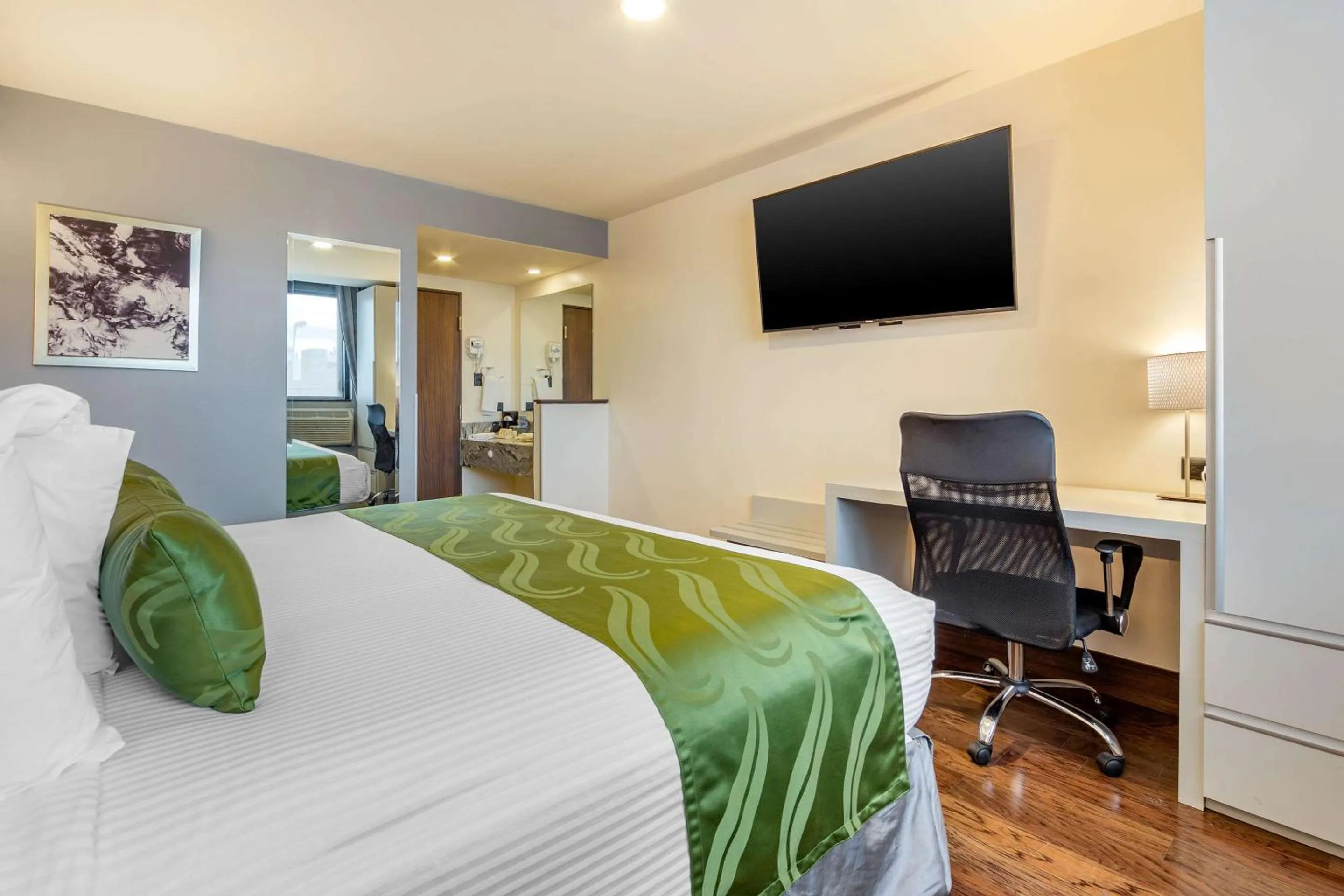 Bedroom in Hotel Chihuahua San Francisco