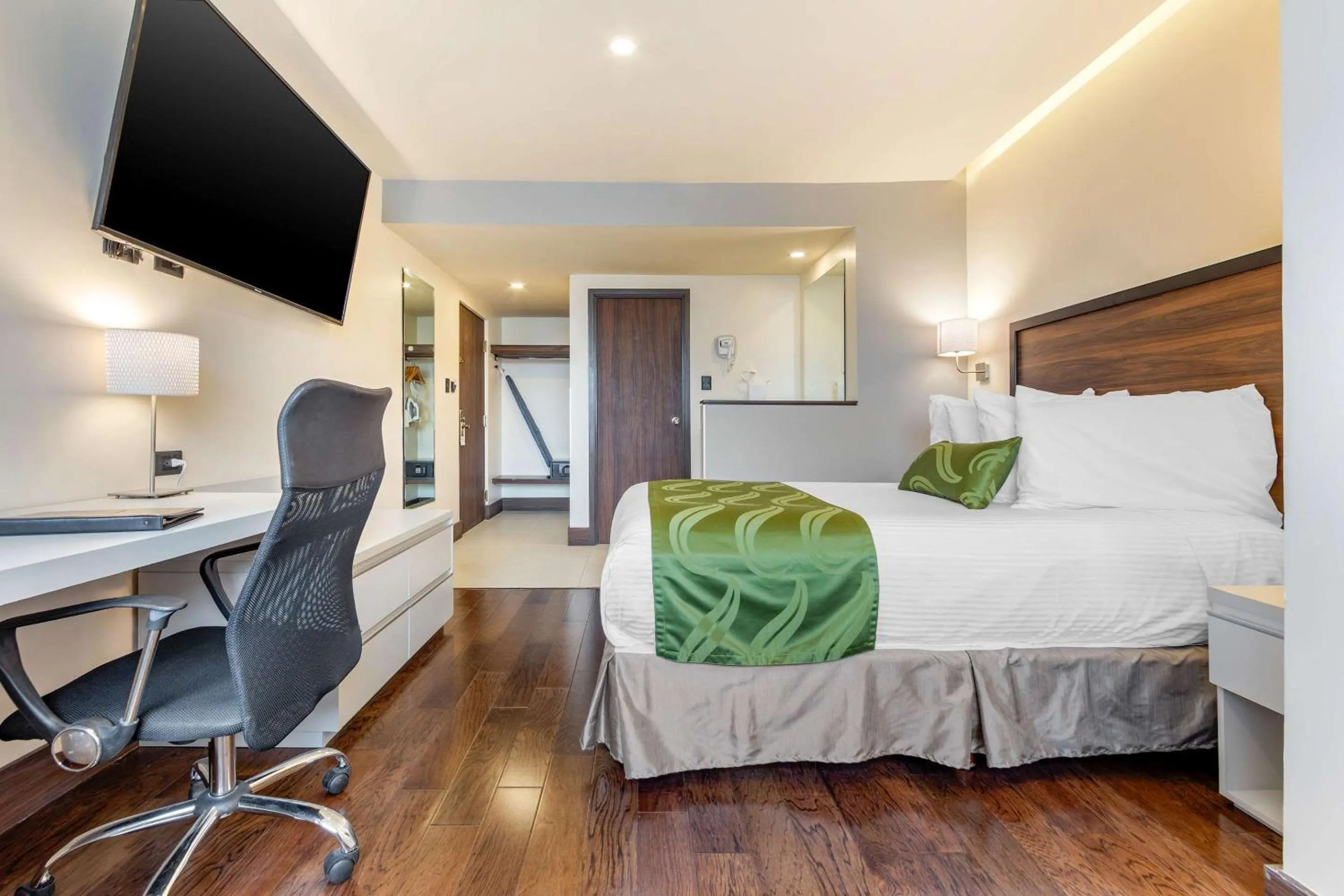 Bedroom in Hotel Chihuahua San Francisco