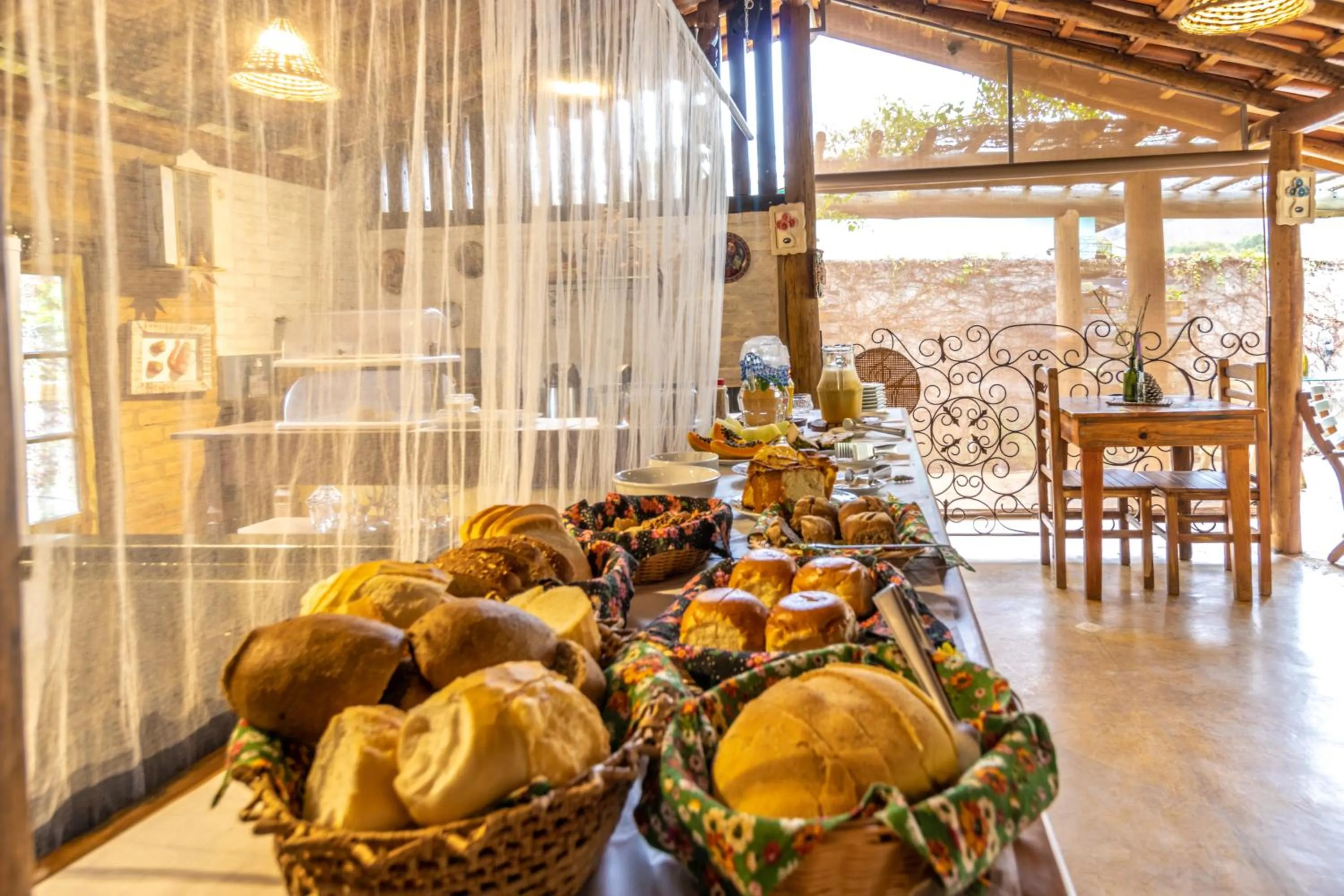 Food and drinks in Pousada Canto da Lua