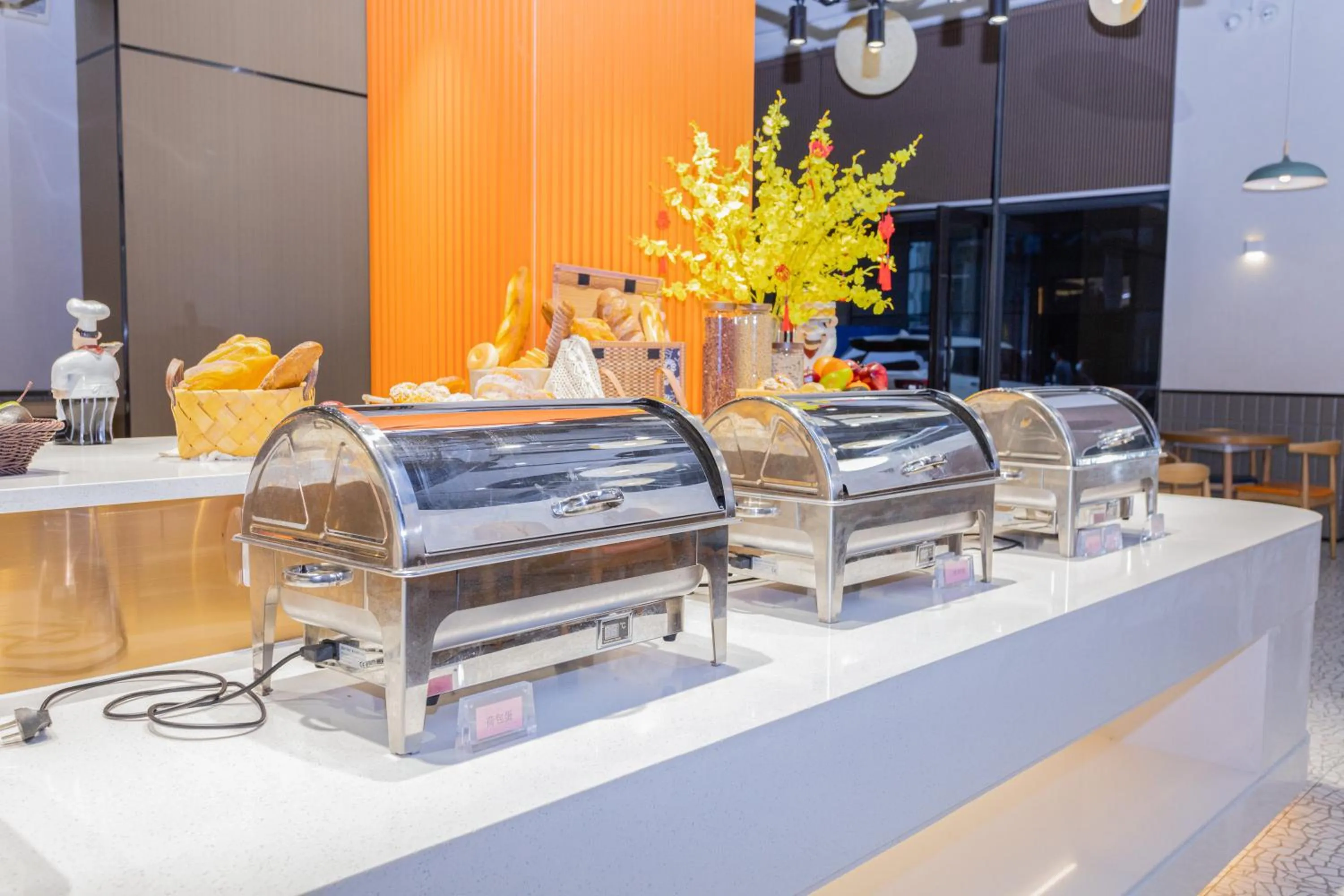 Restaurant/places to eat in Taishan He Style Hotel