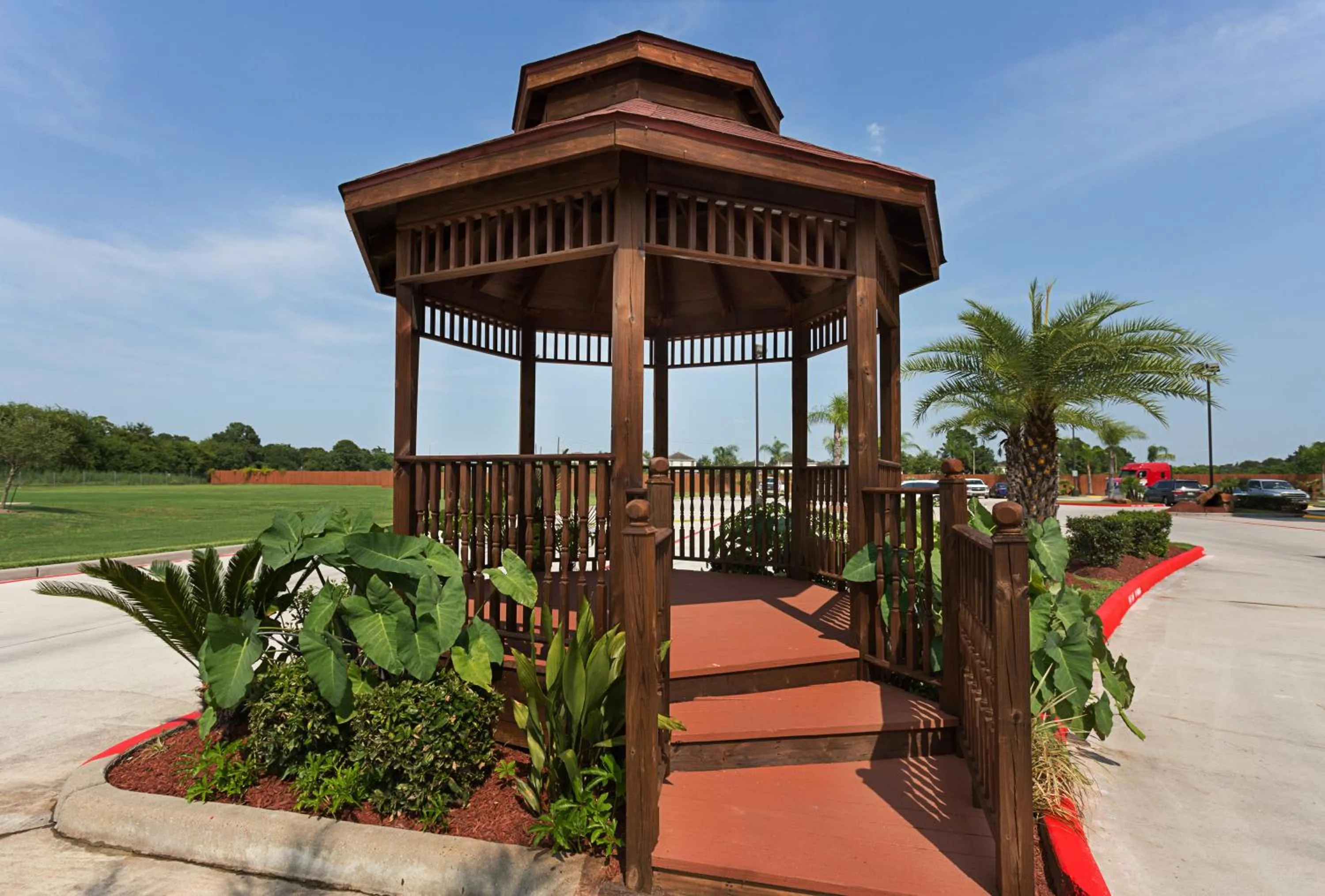 Patio in La Quinta by Wyndham Houston Channelview