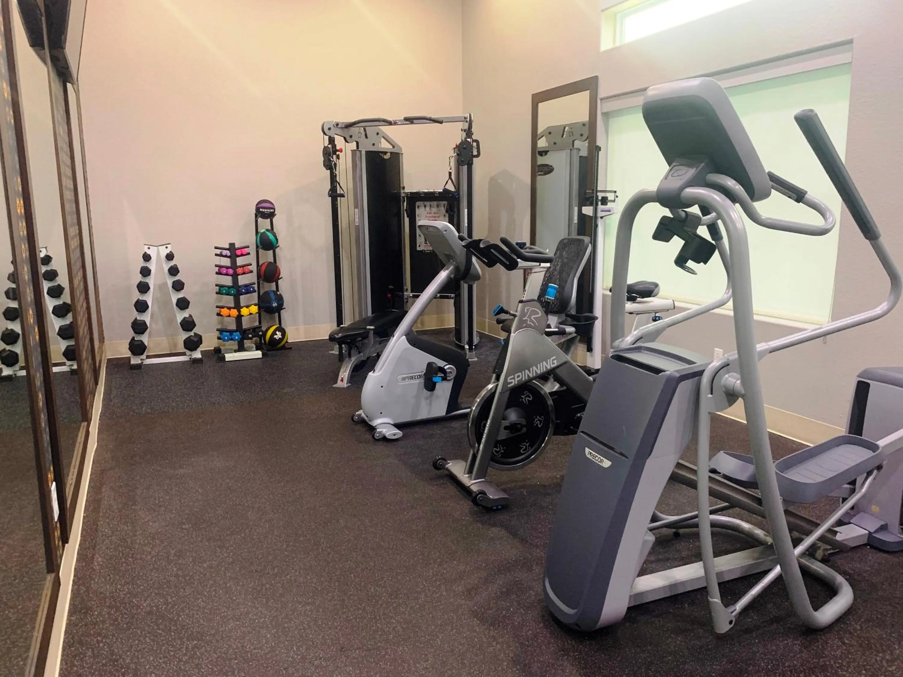 Fitness centre/facilities in La Quinta by Wyndham Houston Channelview