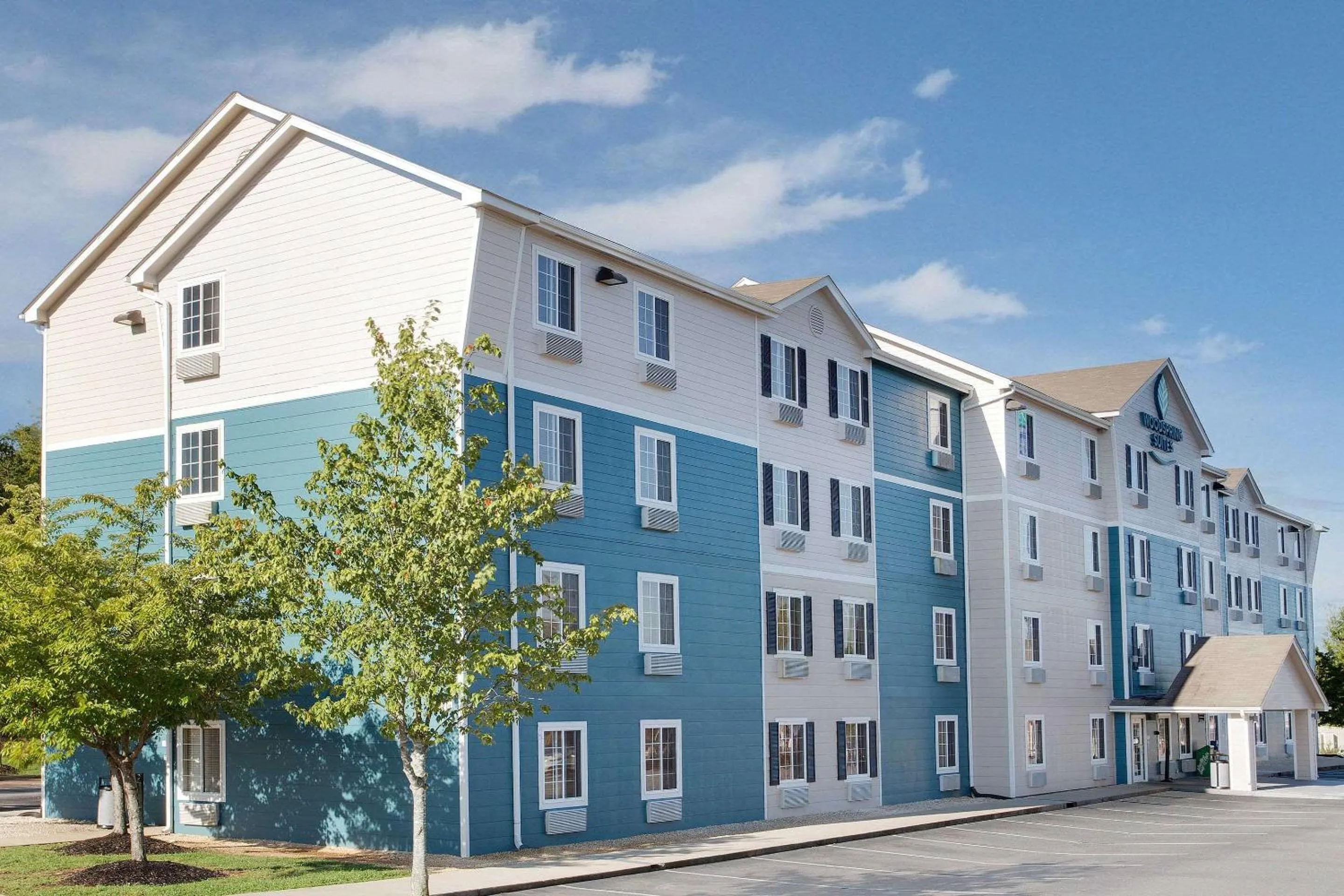 Property building in WoodSpring Suites Charlotte Shelby