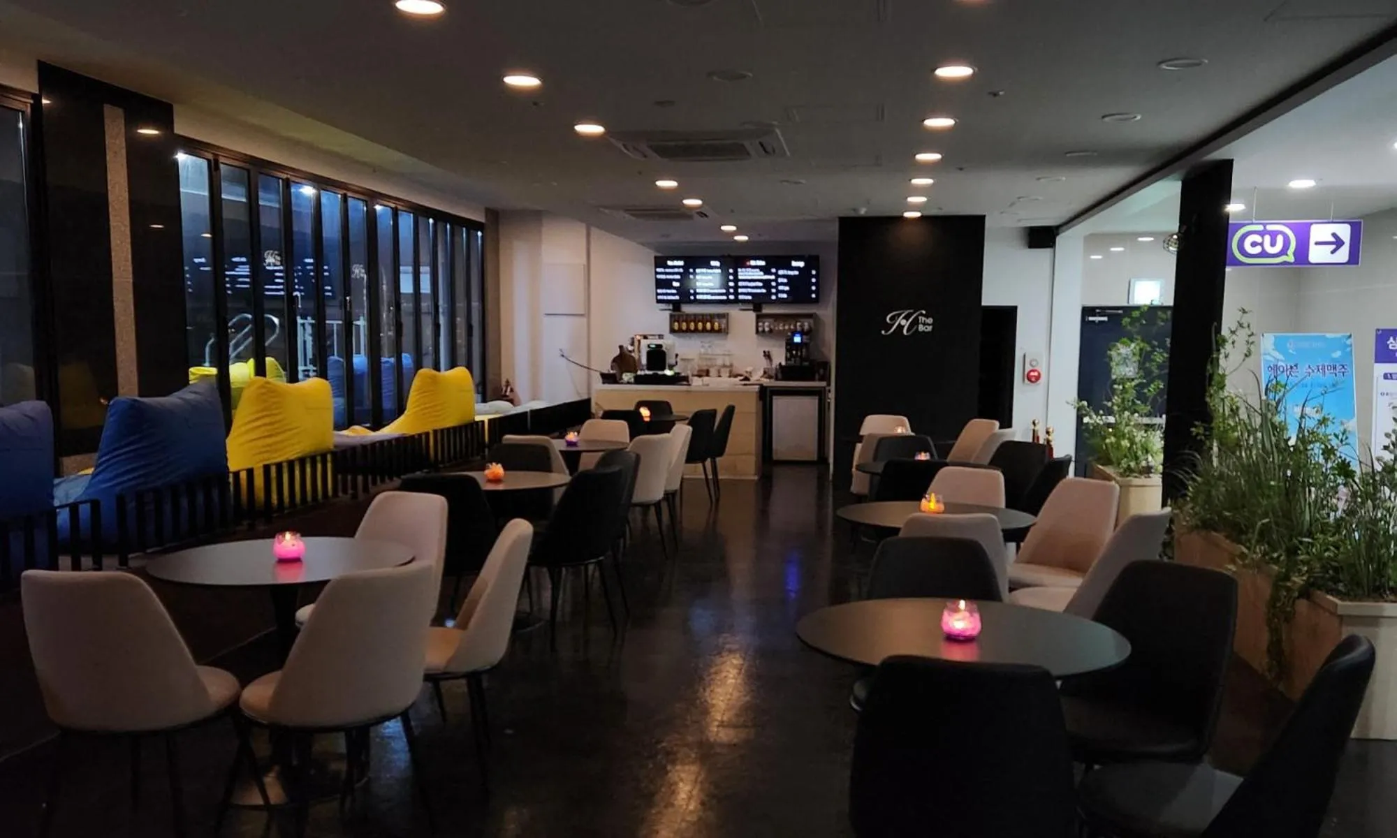 Lounge or bar in Yeosu Hotel Haven