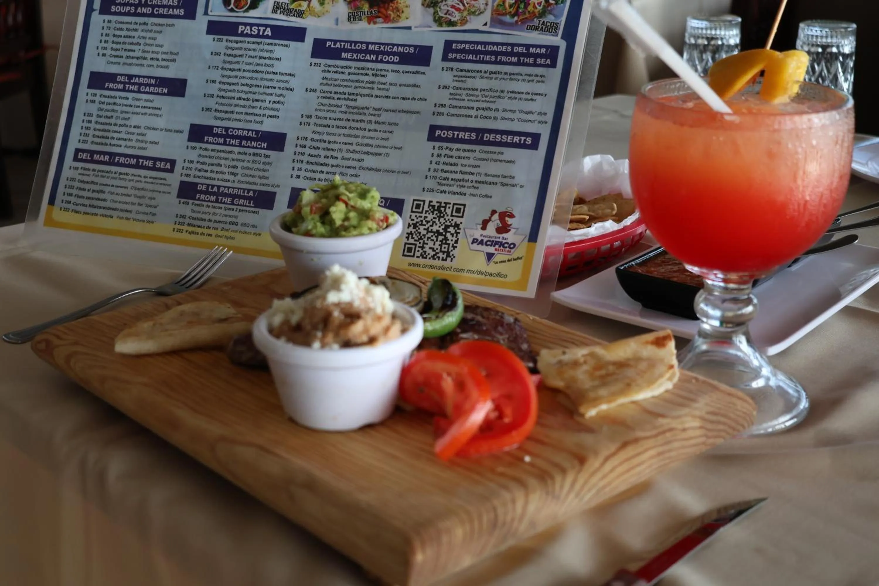 Food and drinks in Hotel Sands Arenas