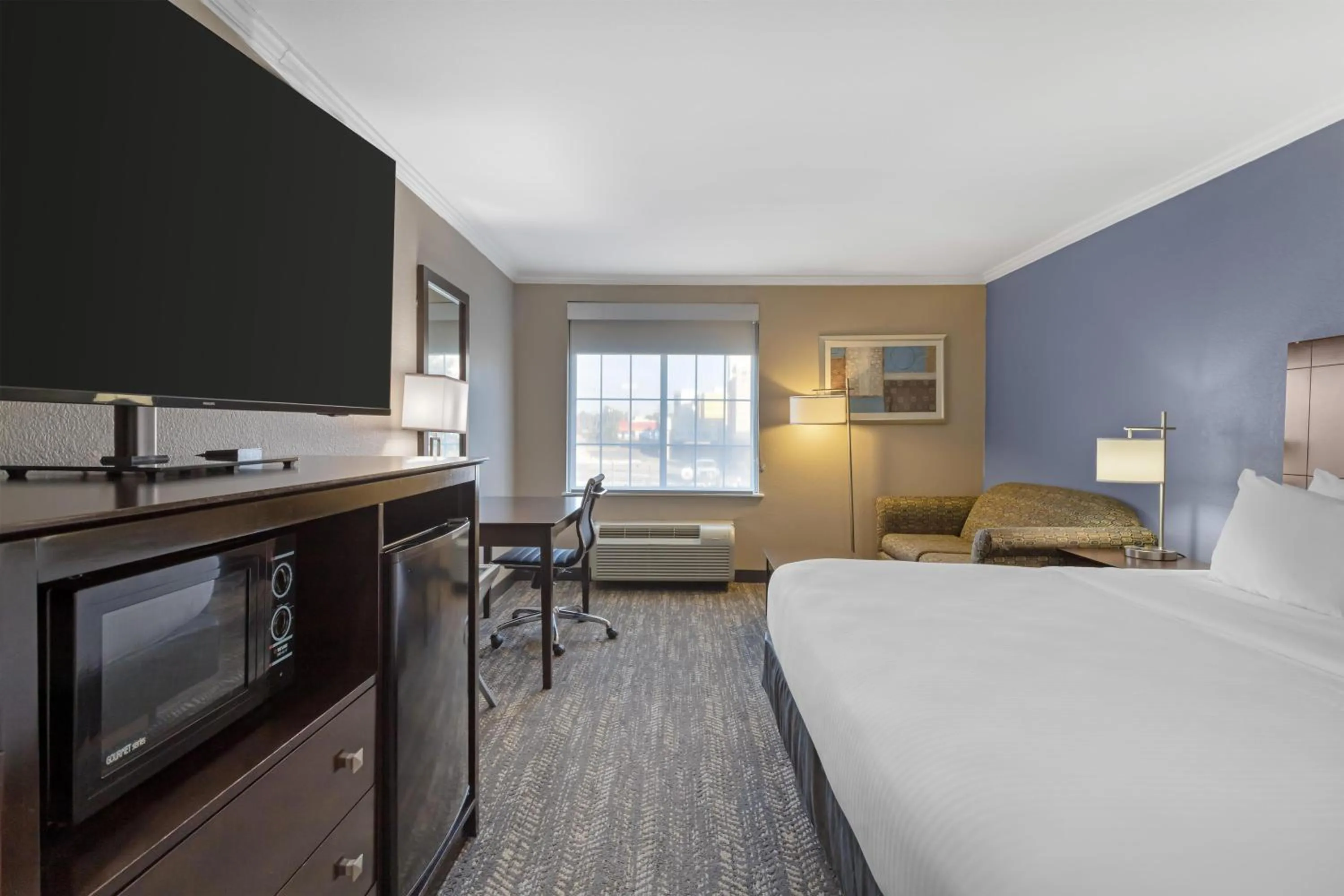 Bedroom, Bed in Best Western Natchitoches Inn