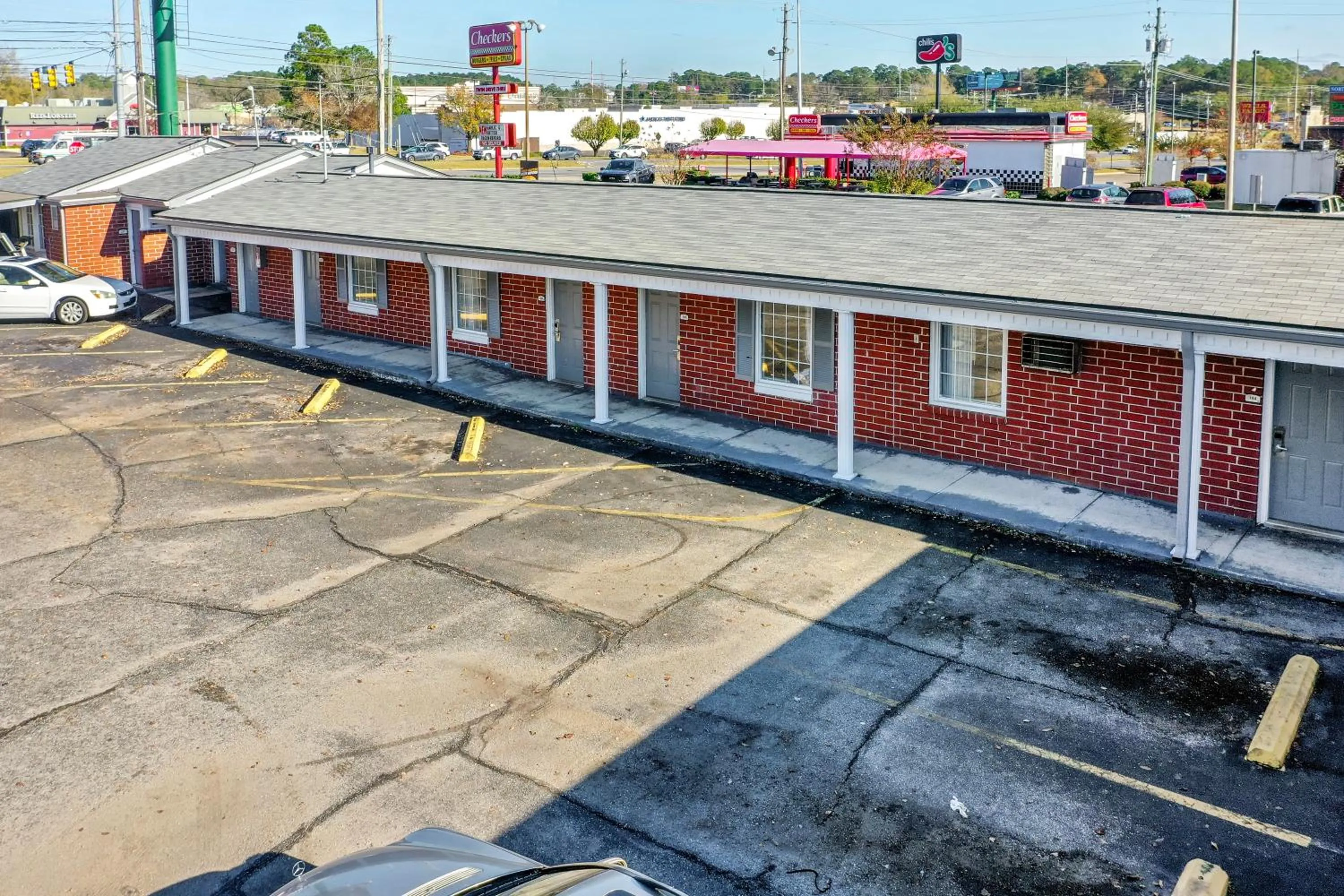 Property building in Adams Inn
