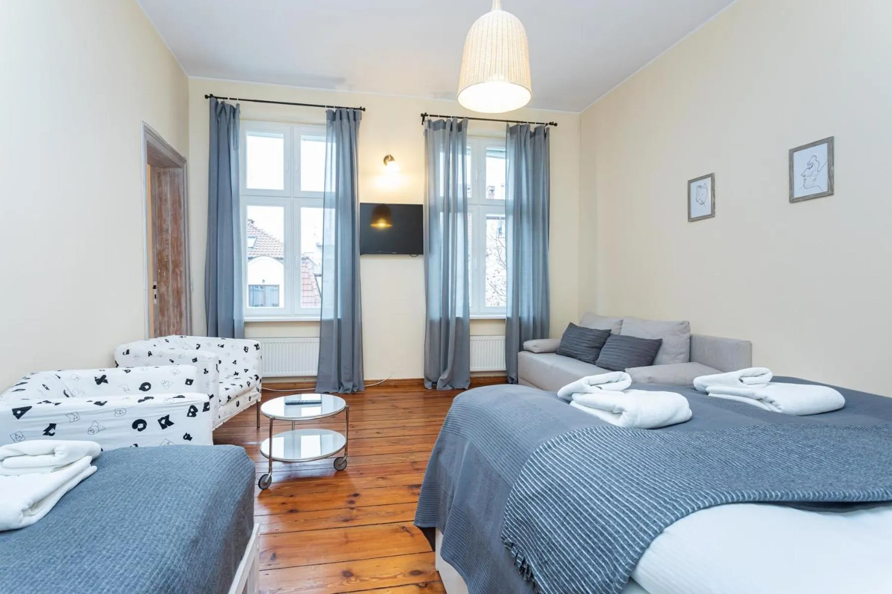 Photo of the whole room, Bed in Riviera Residence Apartments