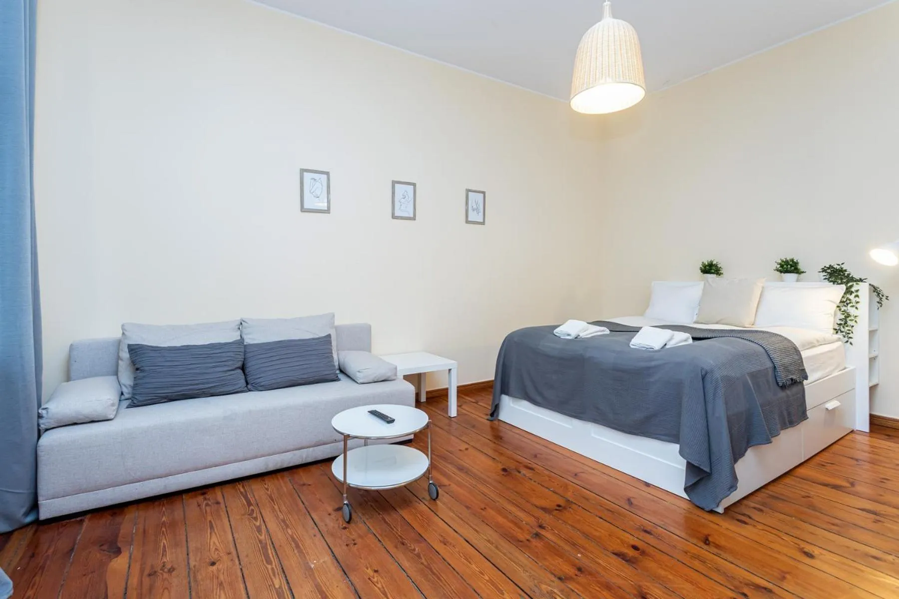 Bedroom, Bed in Riviera Residence Apartments