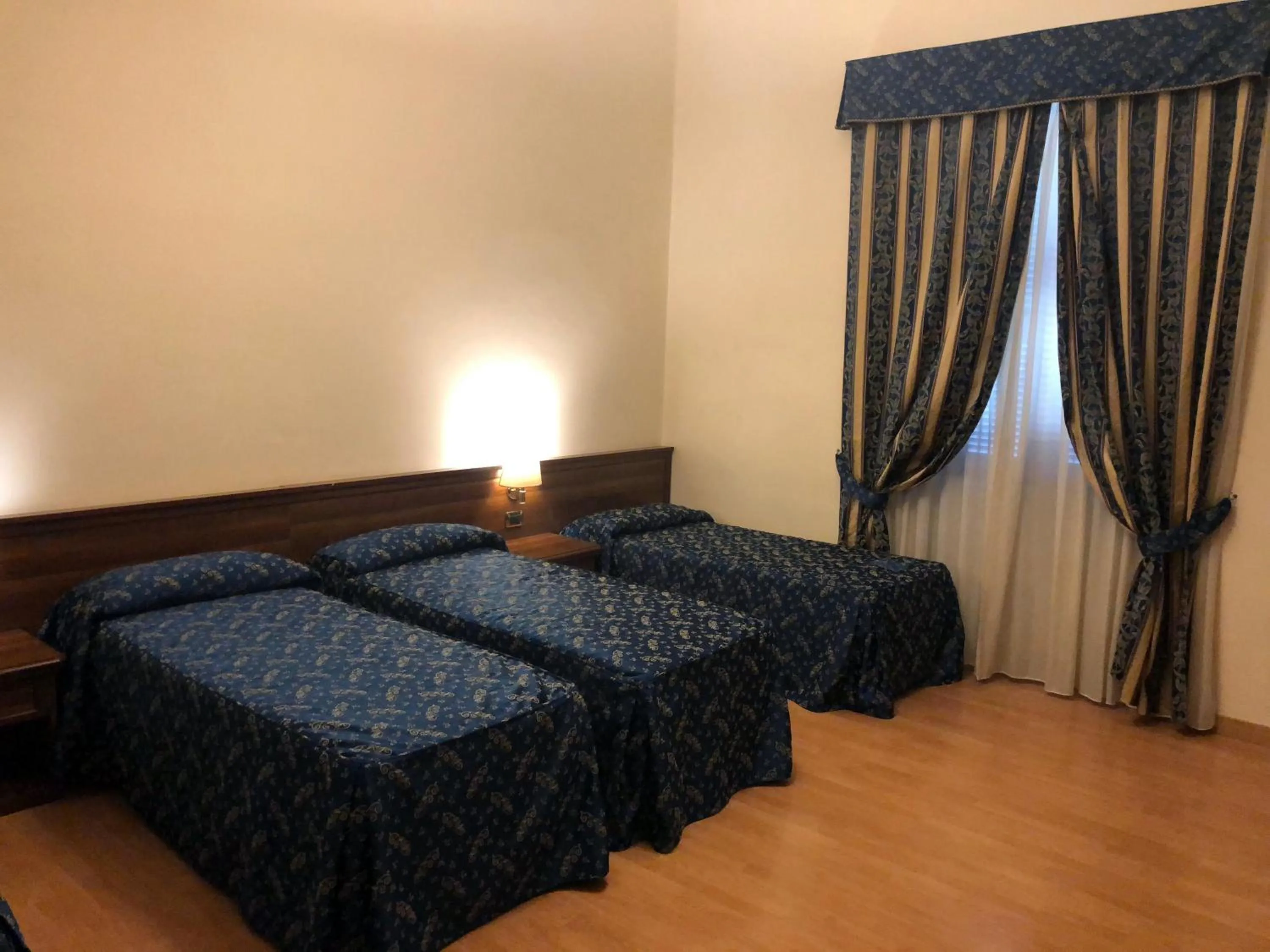 Bedroom, Bed in Colosseo Roma