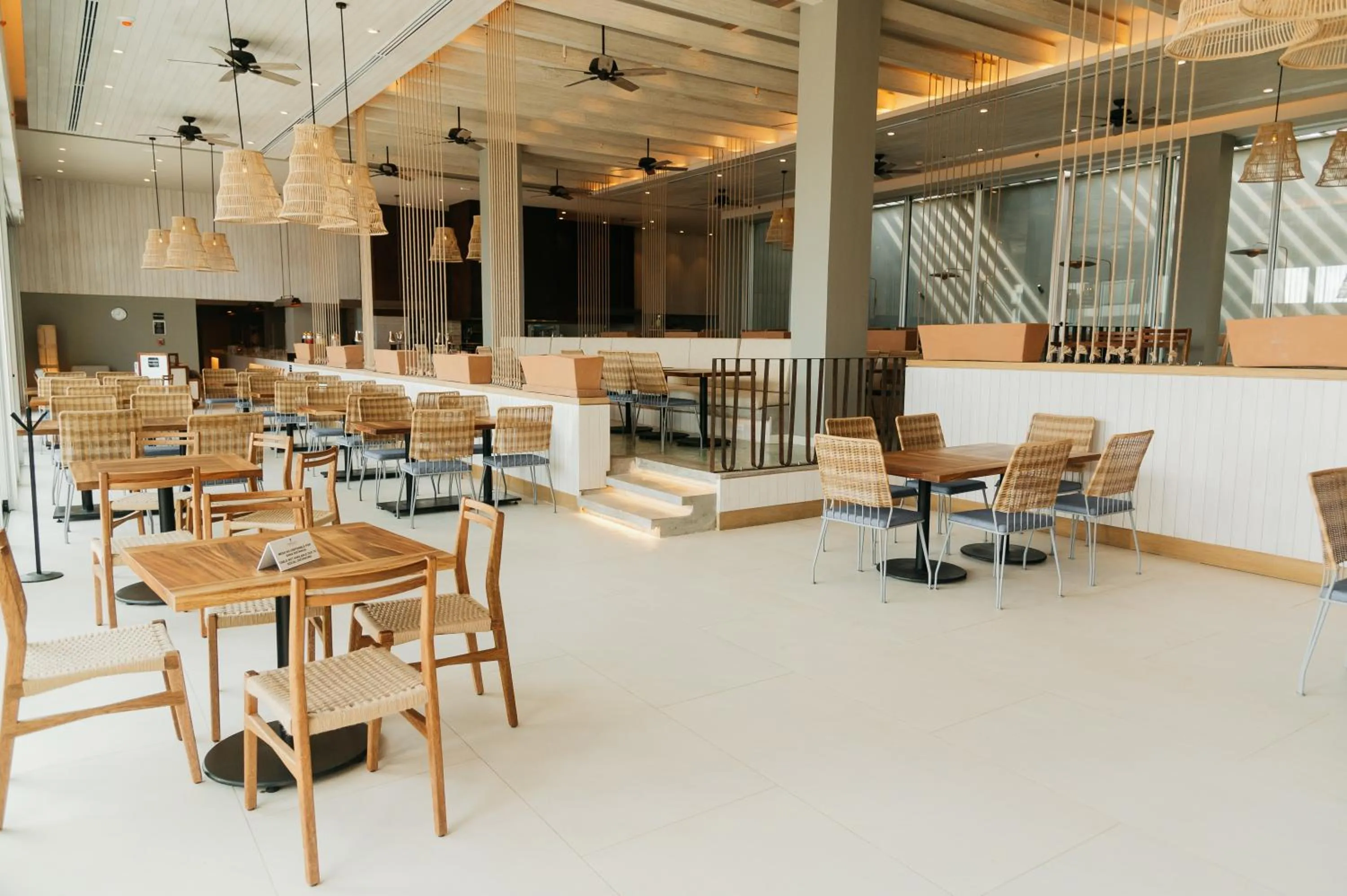 Restaurant/places to eat in Emporio Cancun - Buy All Inclusive Option