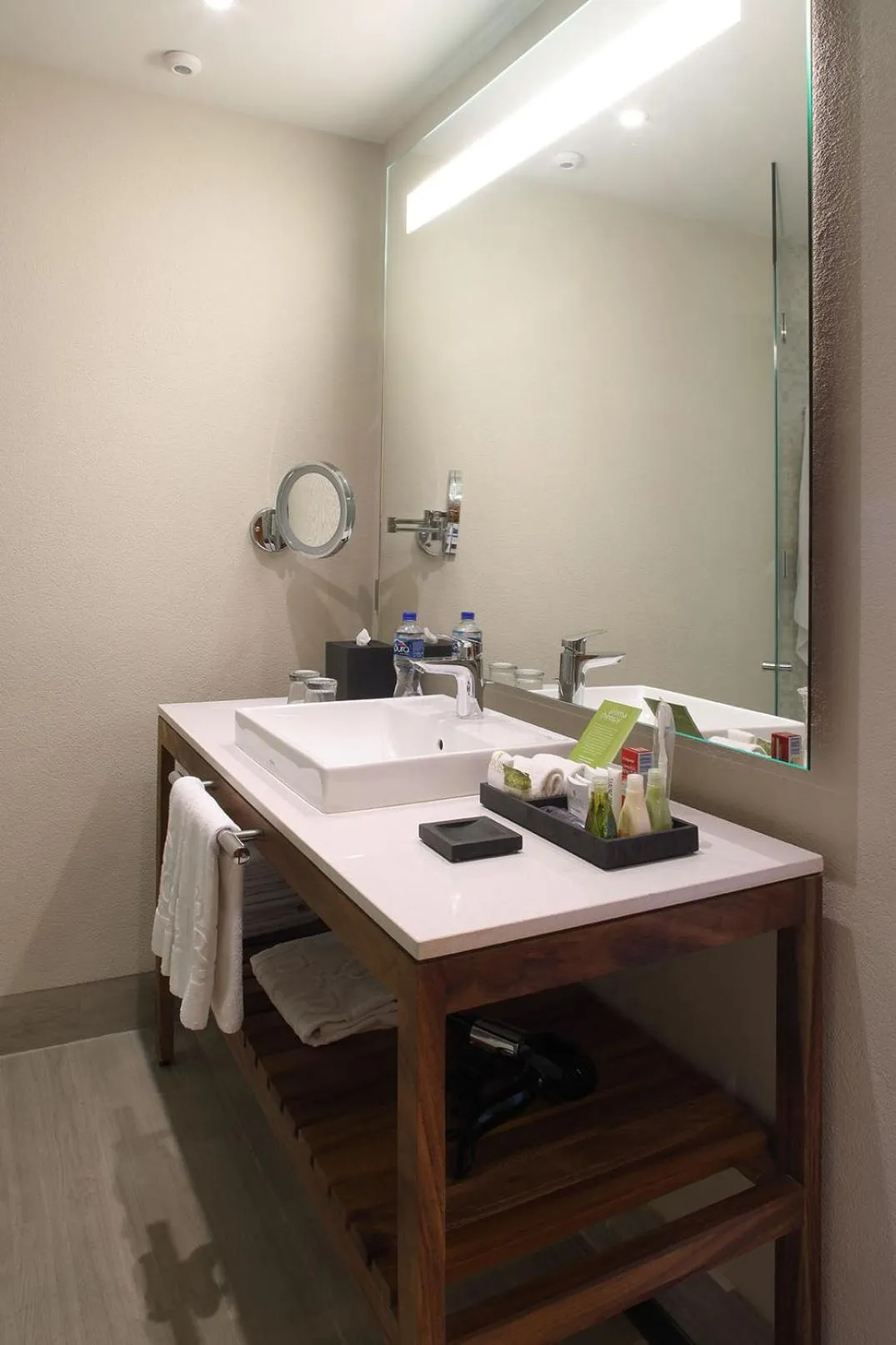 Bathroom in Emporio Cancun - Buy All Inclusive Option