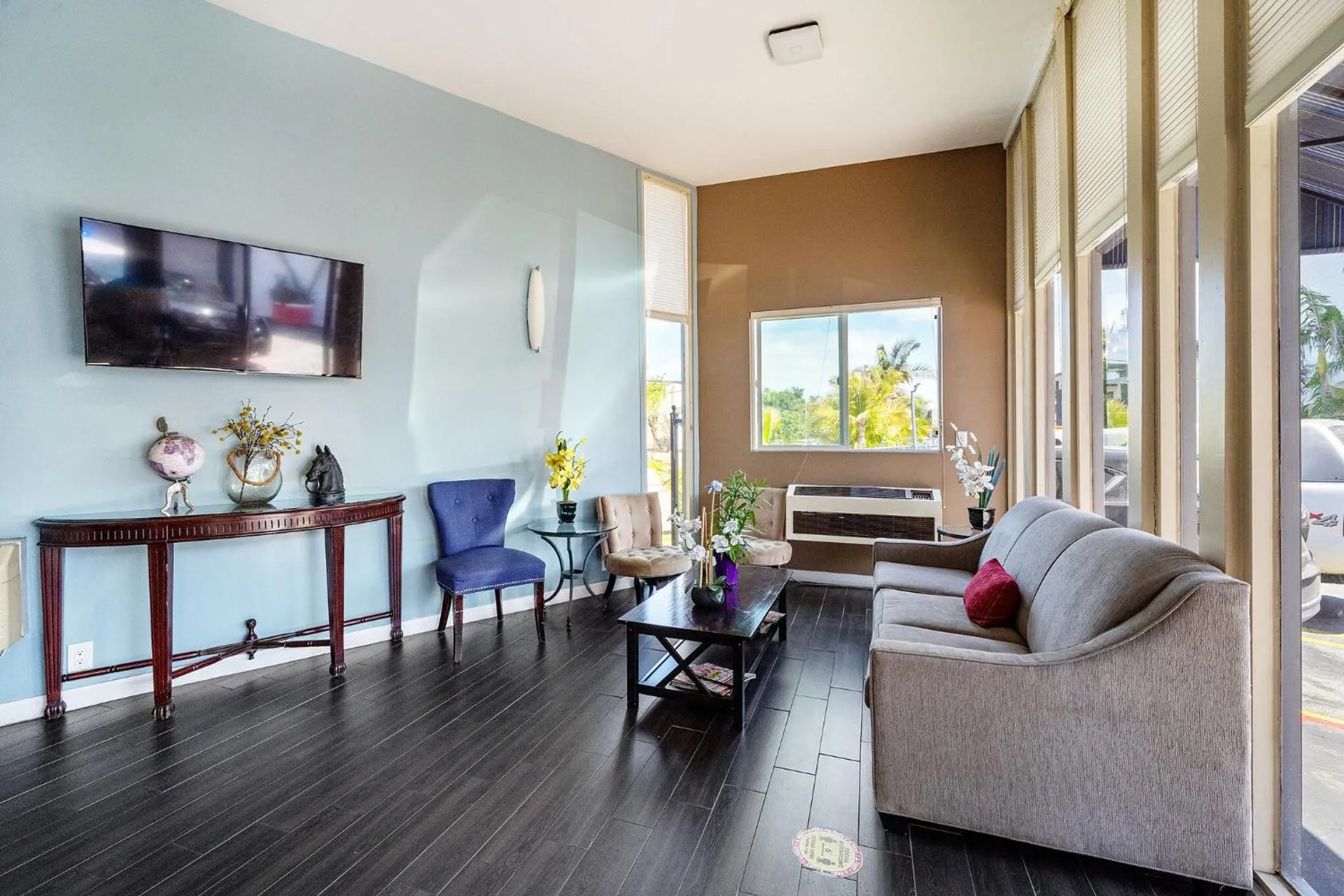 Lobby or reception, Seating Area in Vivo Flex Living Torrance