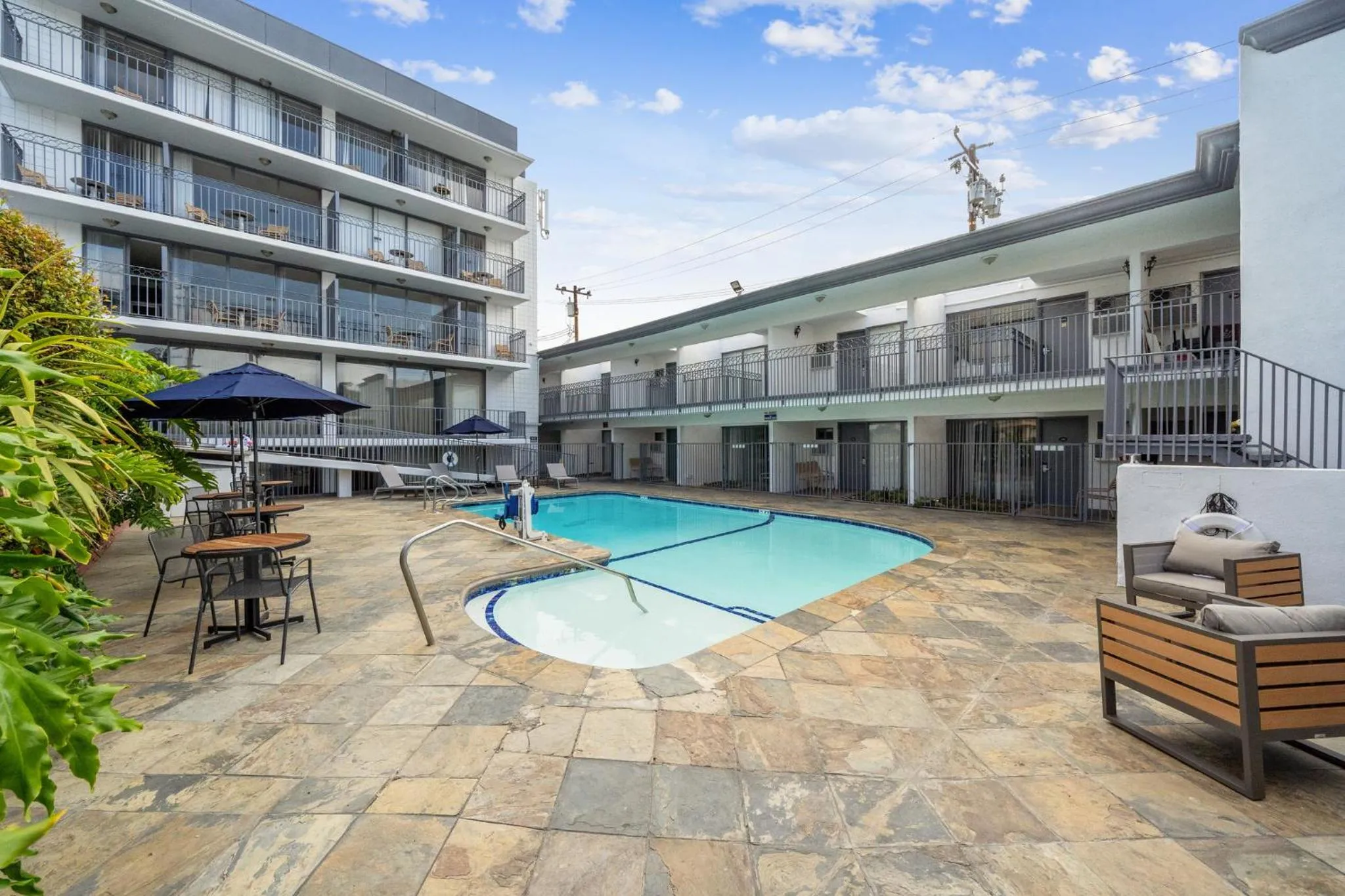 Swimming Pool in Vivo Flex Living Torrance