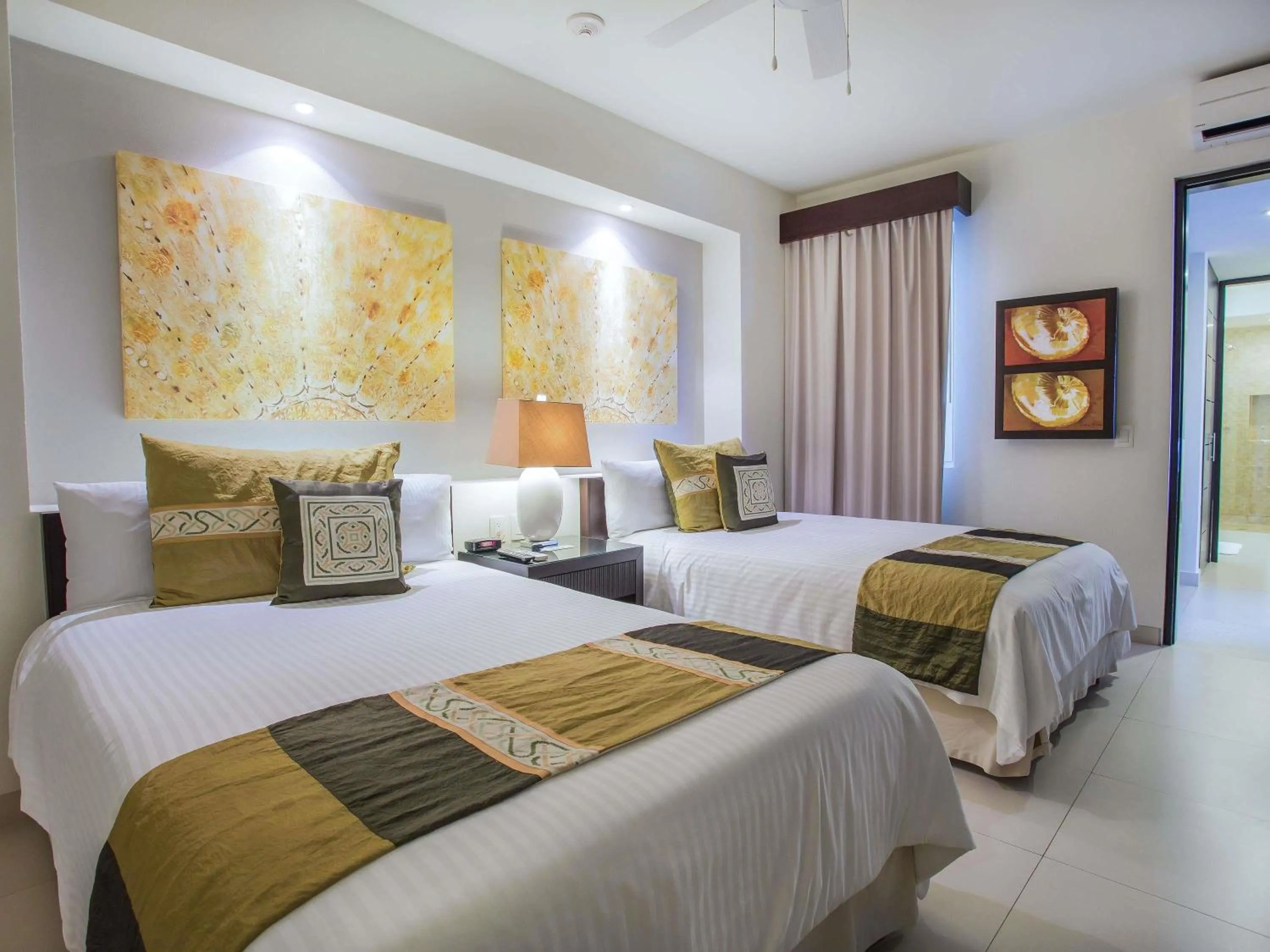 Bedroom, Bed in Marival Distinct All-Suites & World Spa - Handwritten Collection