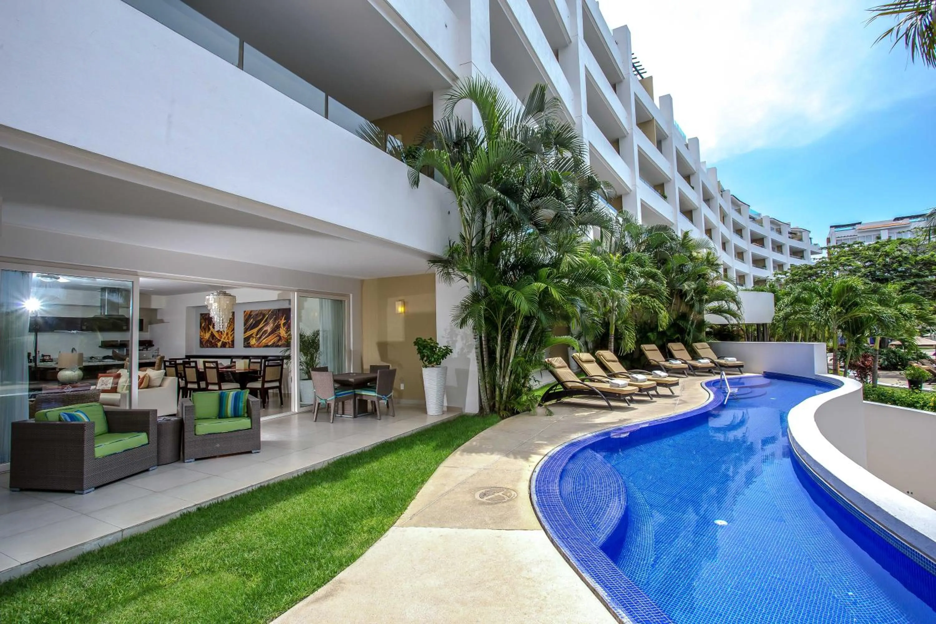 Pool view in Marival Distinct All-Suites & World Spa - Handwritten Collection