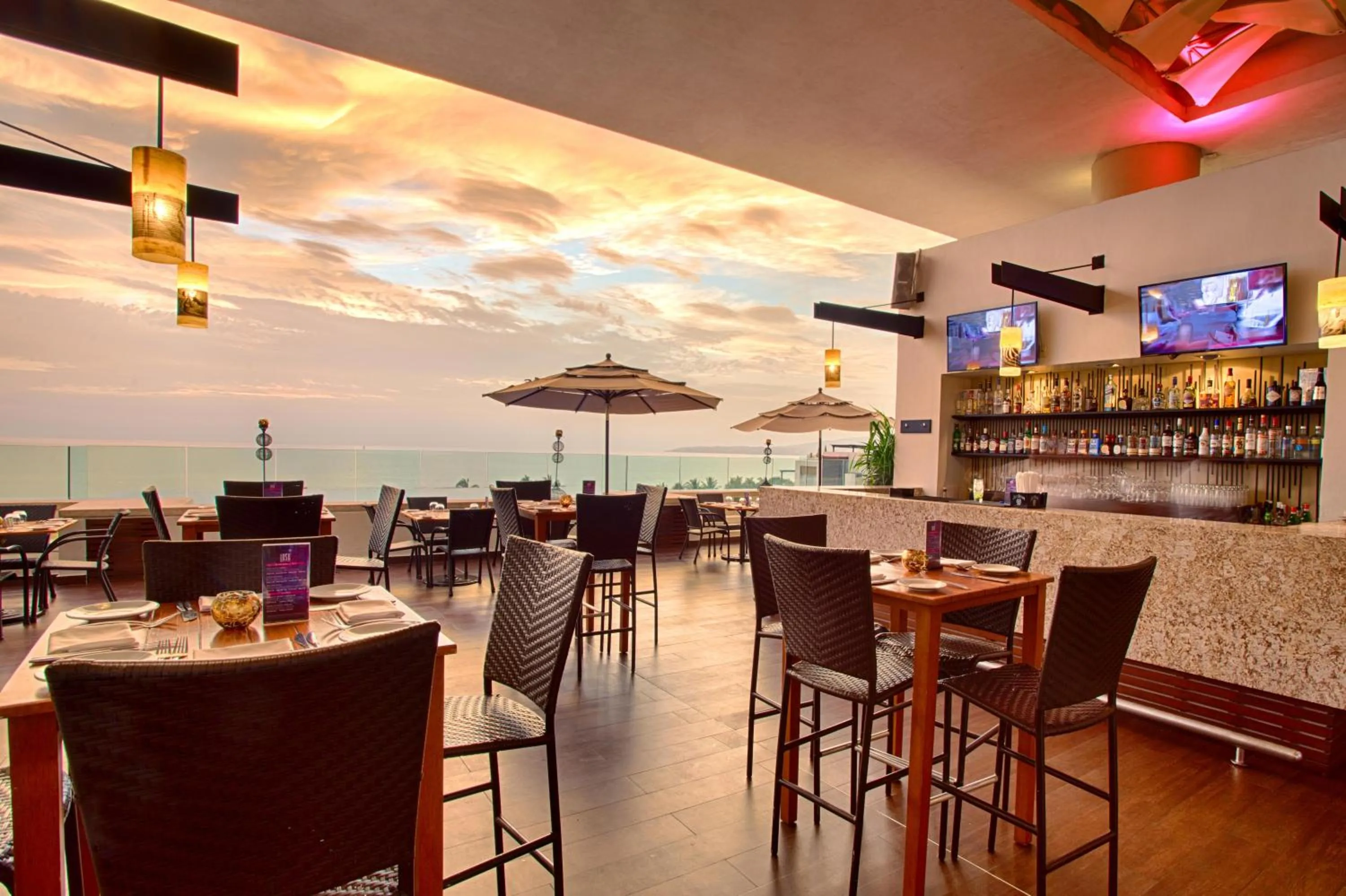 Lounge or bar in Marival Distinct All-Suites & World Spa - Handwritten Collection