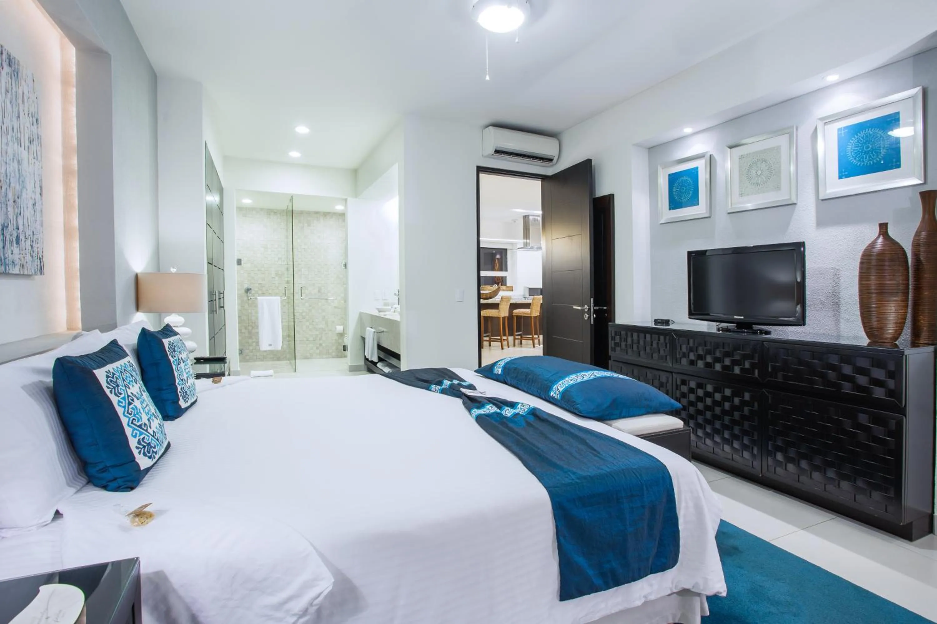 Bed in Marival Distinct All-Suites & World Spa - Handwritten Collection