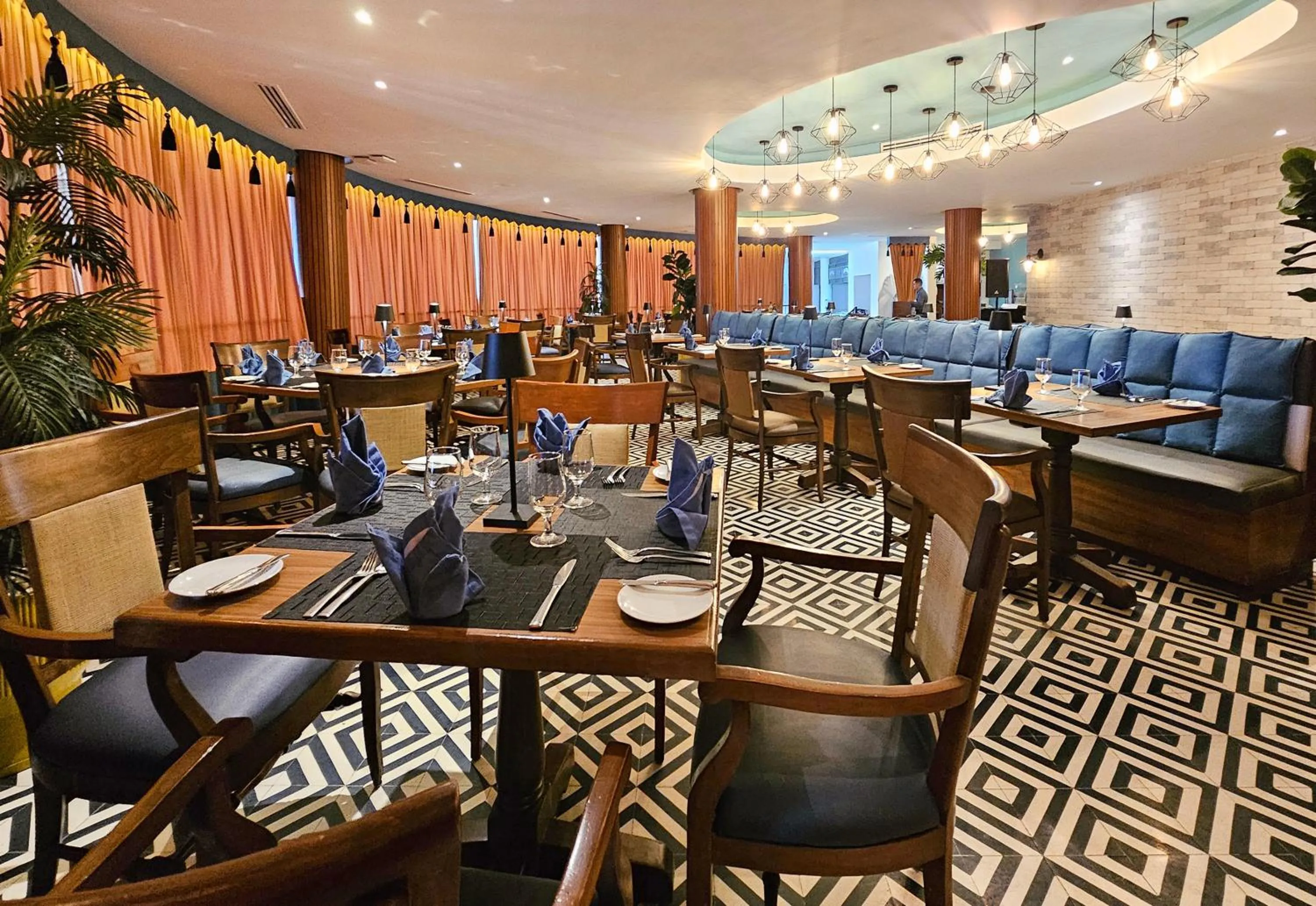 Restaurant/places to eat in The Royal Sands Resort & Spa