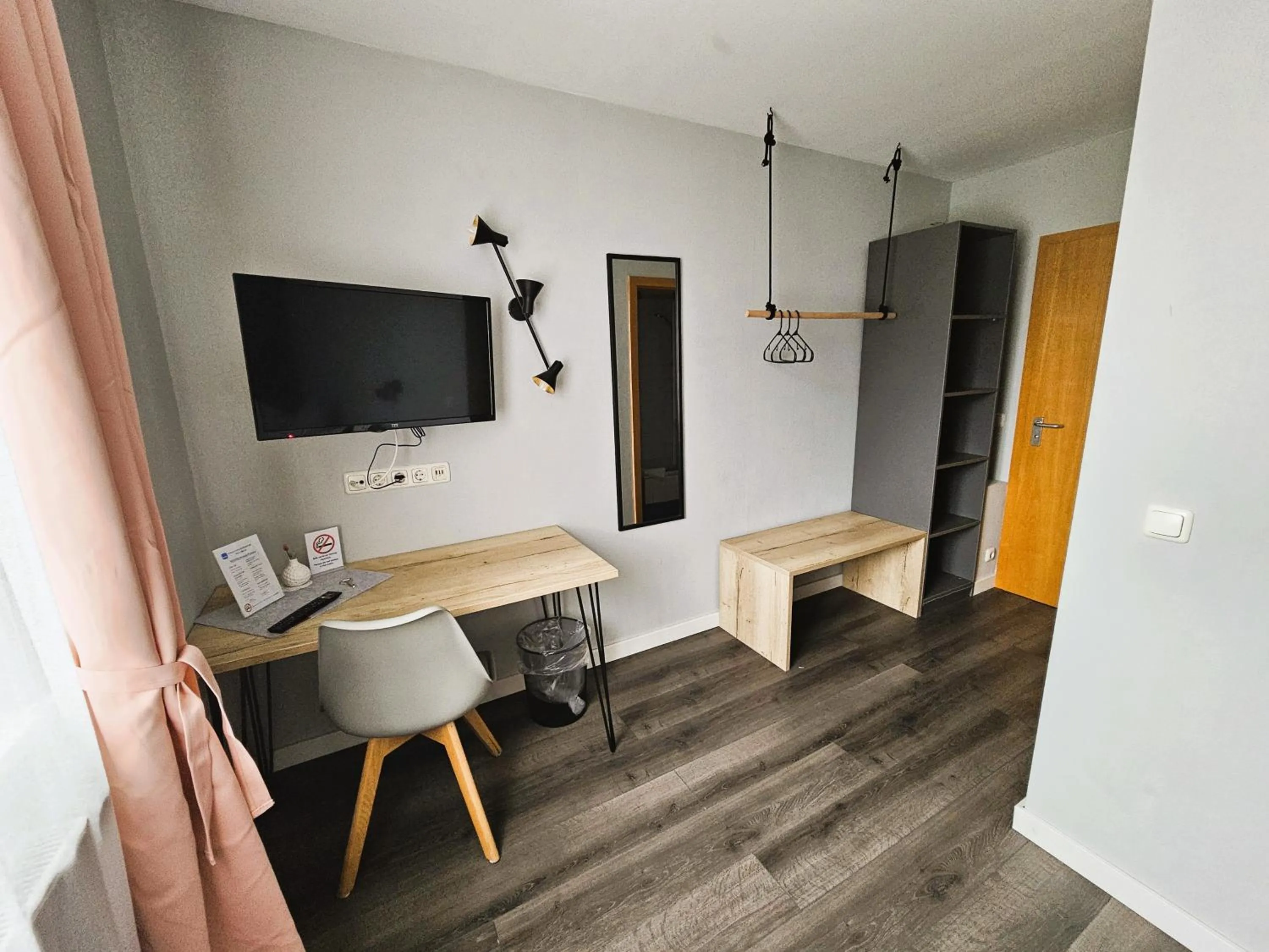 Photo of the whole room in ARRIVEL Pension Pliening - bisher Novitel