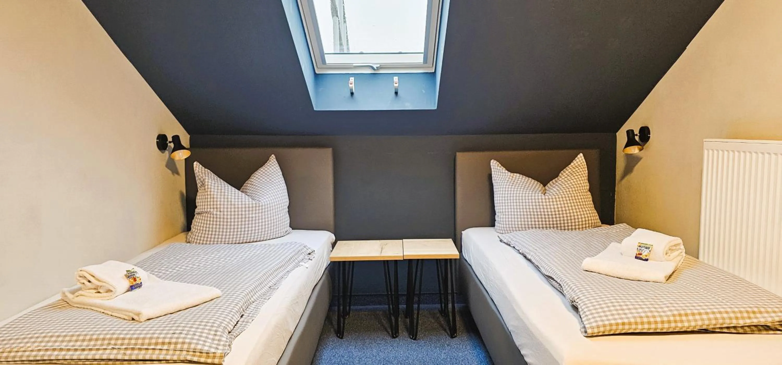 Photo of the whole room, Bed in ARRIVEL Pension Pliening - bisher Novitel