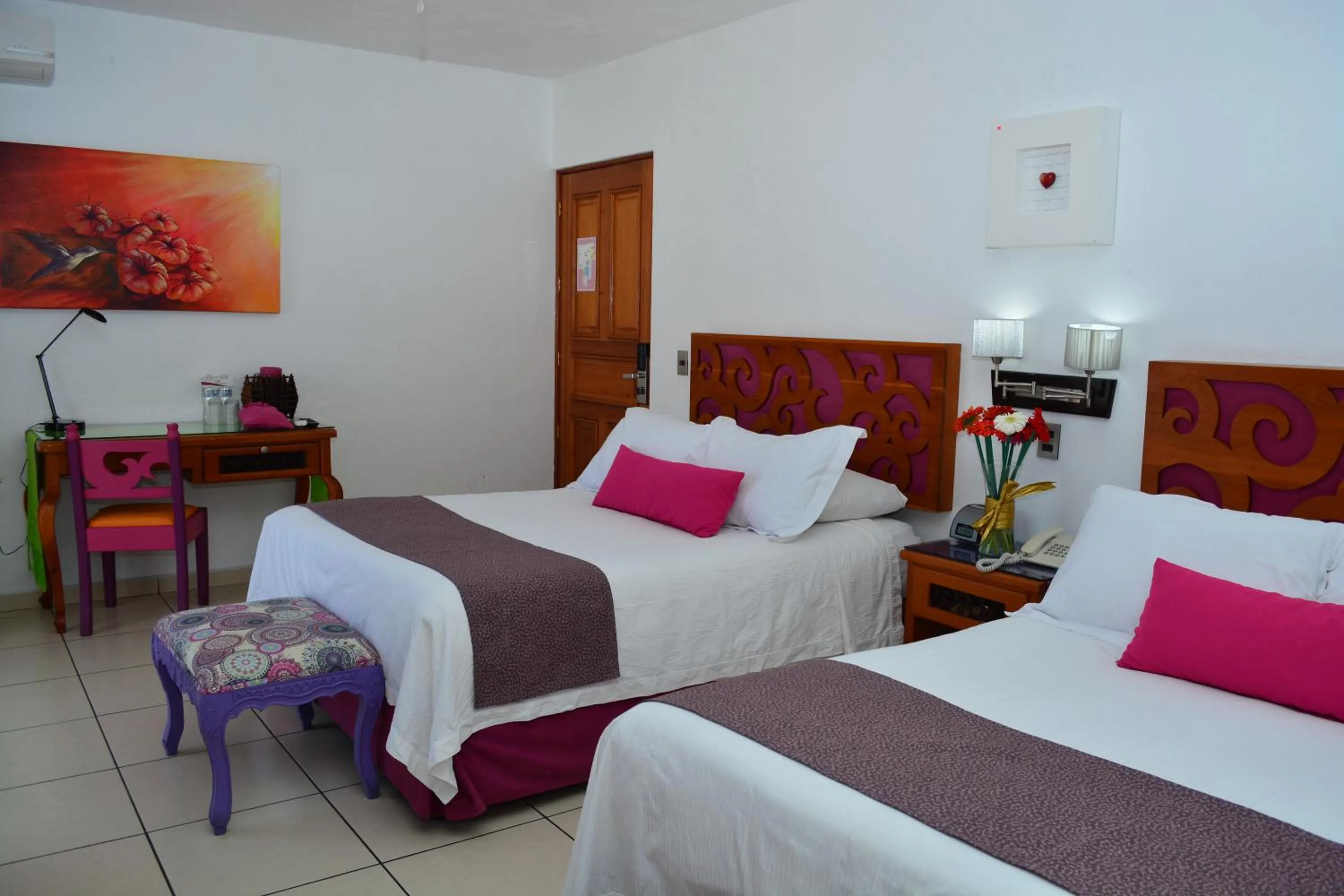 Photo of the whole room, Bed in Boutique Pueblo Lindo