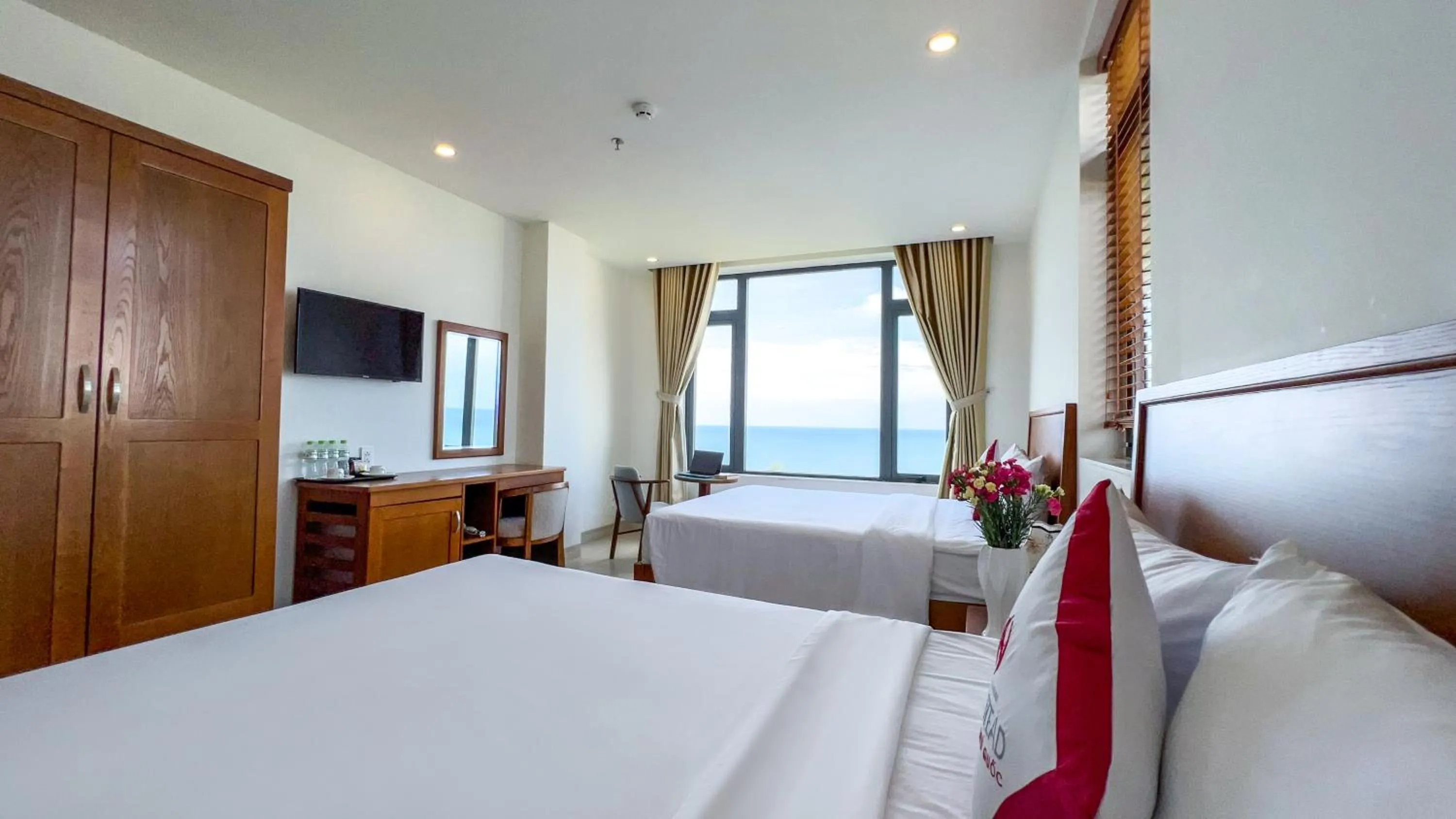 Photo of the whole room, Bed in Homestead Seaview Phu Quoc Hotel