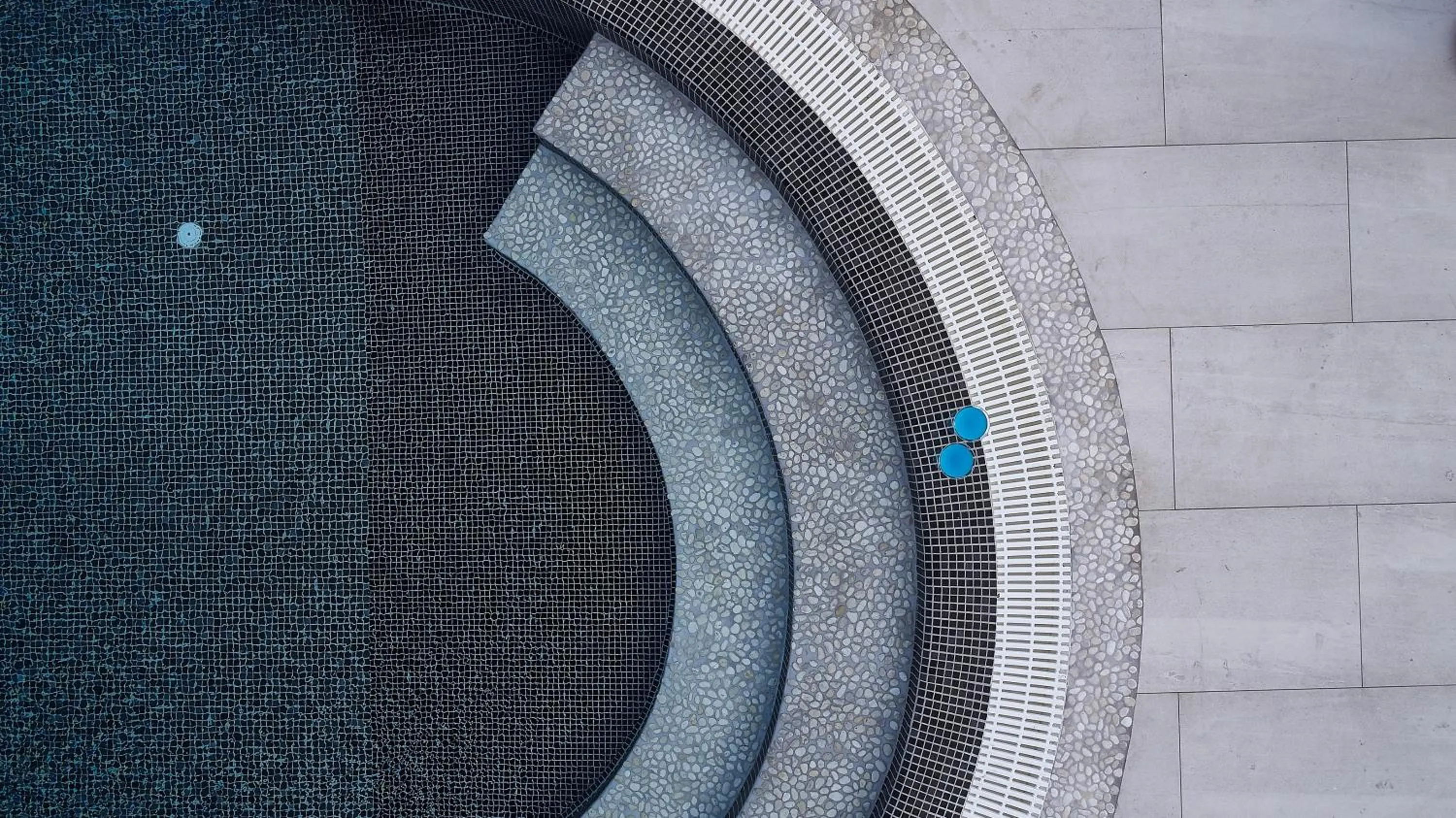 Swimming pool in Petri Suites