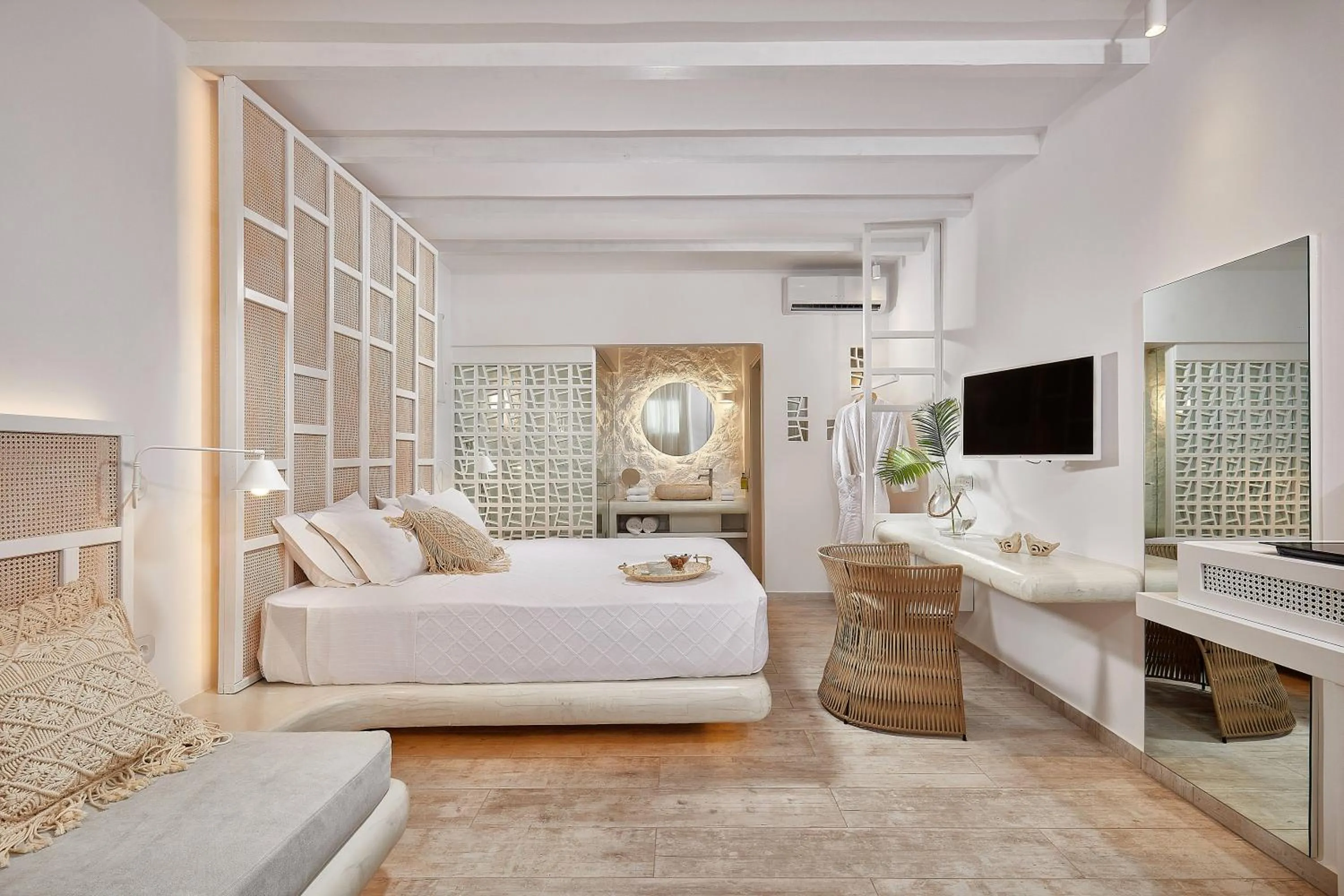 Decorative detail in Petri Suites