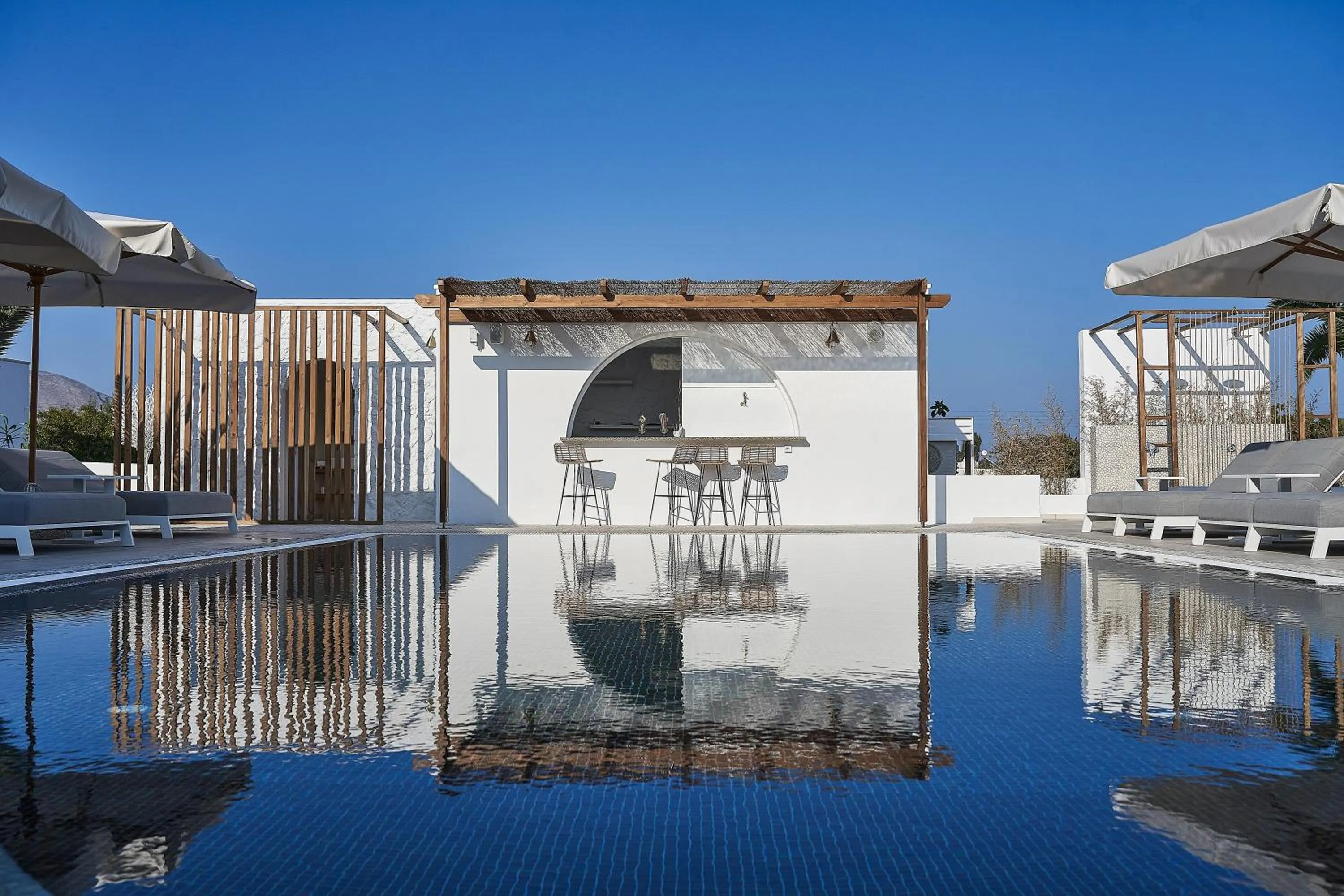 Swimming pool in Petri Suites