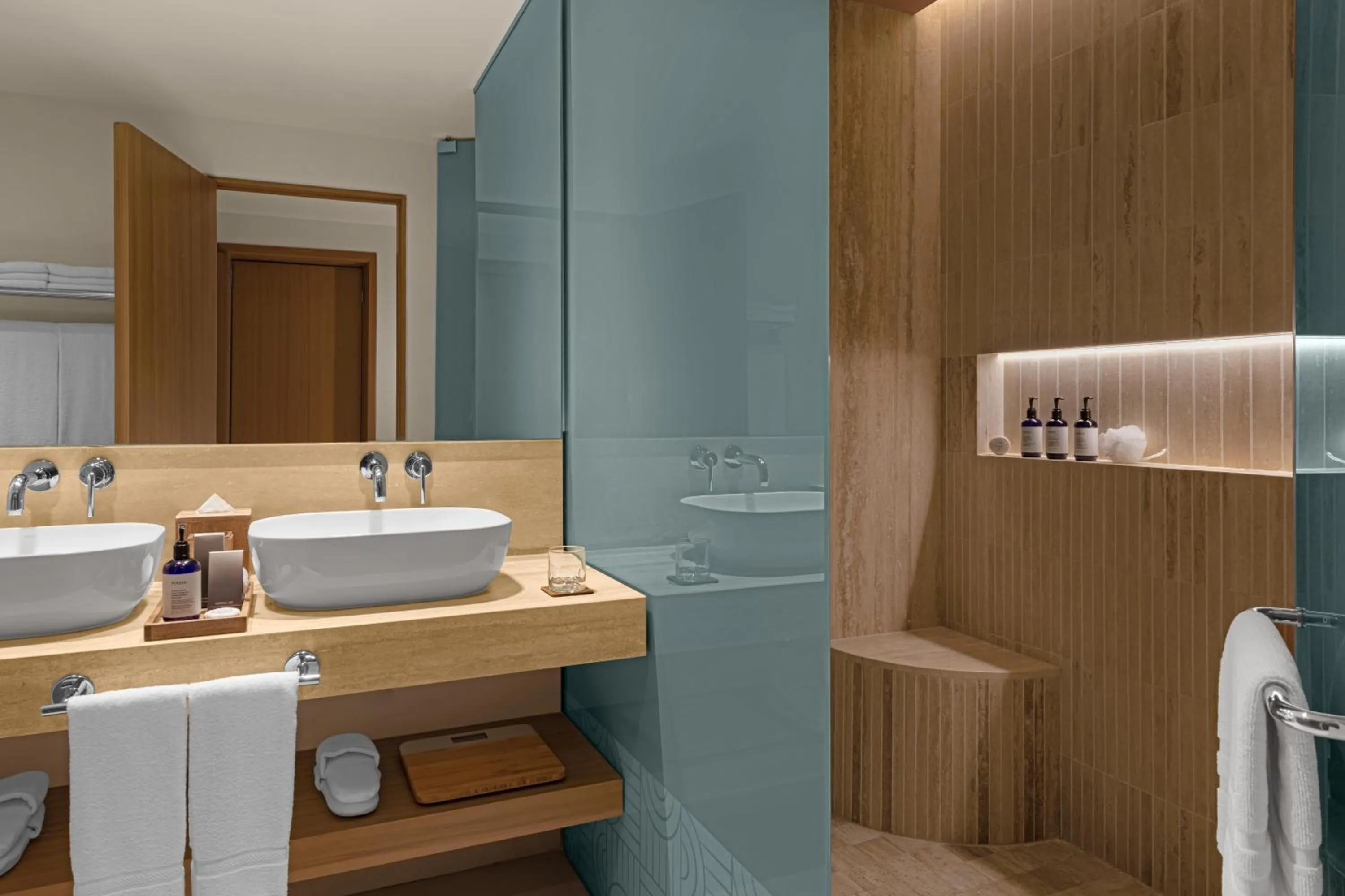 Bathroom in Hilton Cancun Mar Caribe All-Inclusive Resort