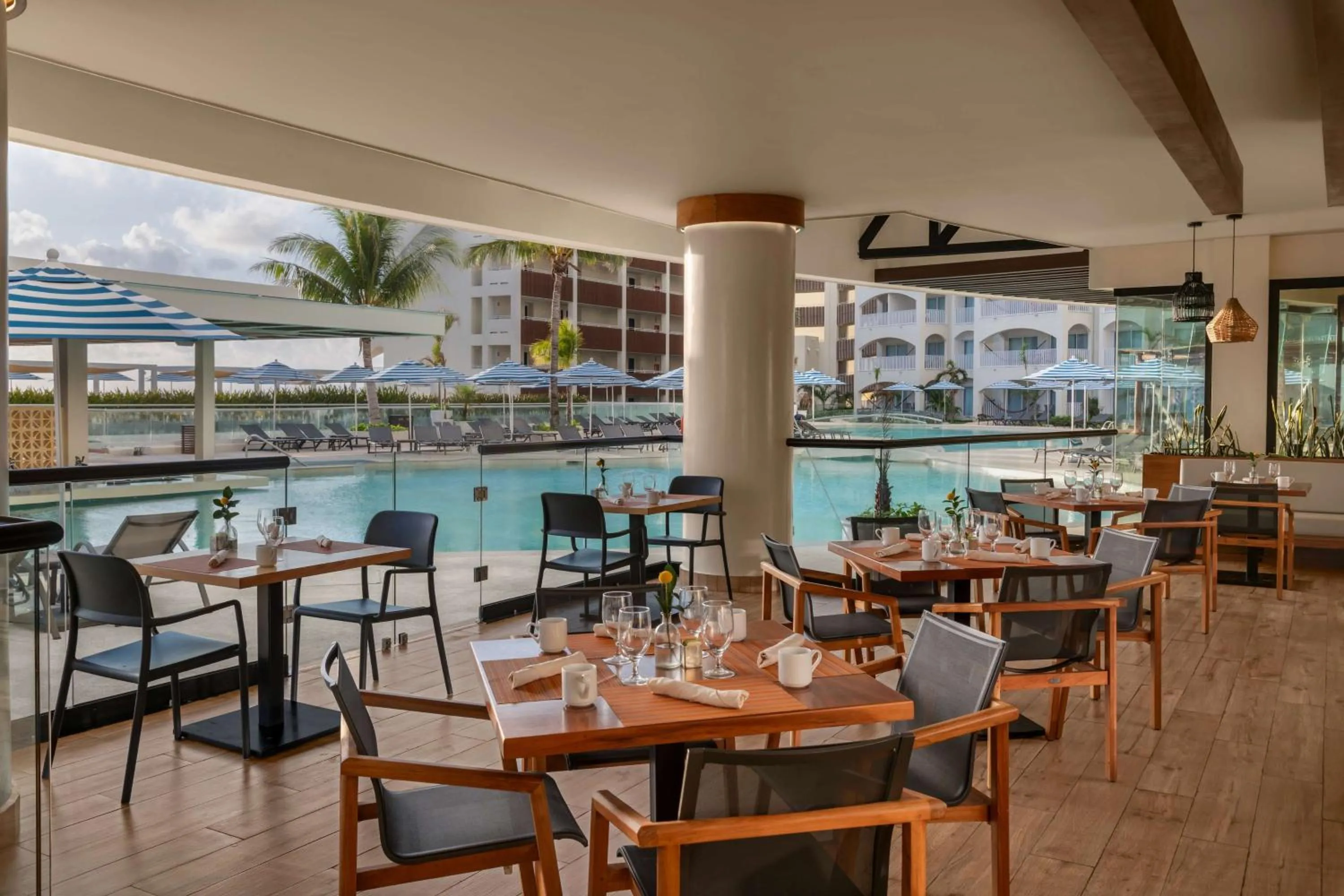 Restaurant/places to eat in Hilton Cancun Mar Caribe All-Inclusive Resort