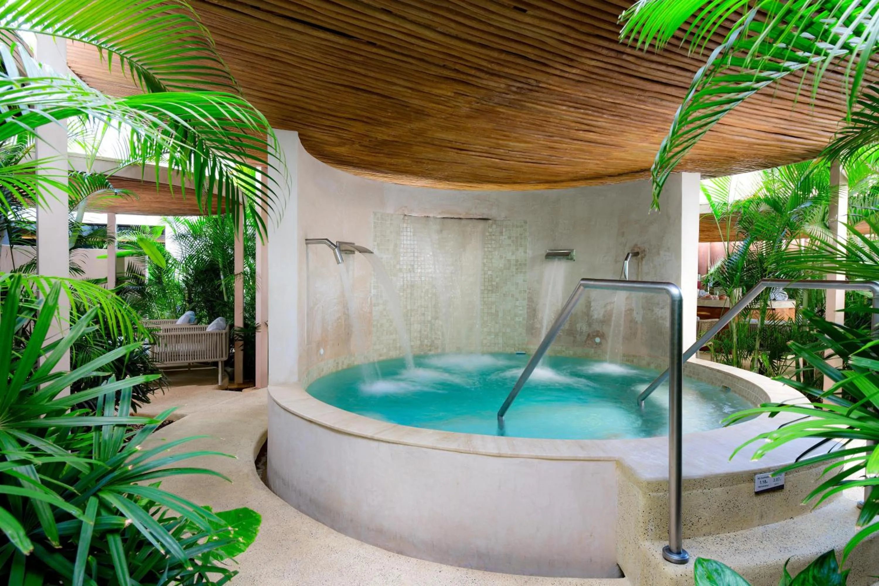 Spa and wellness centre/facilities in Hilton Cancun Mar Caribe All-Inclusive Resort