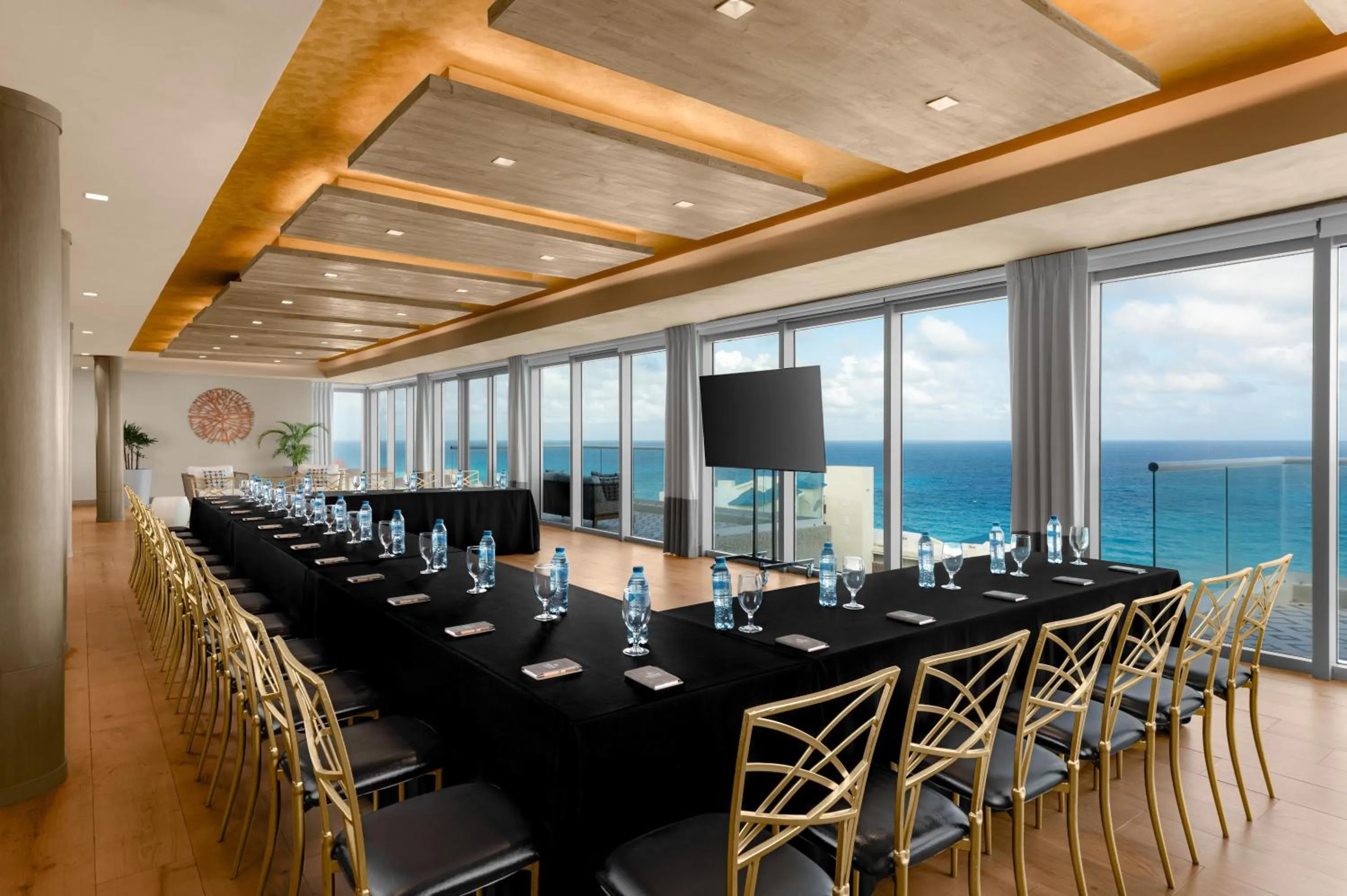 Meeting/conference room in Hilton Cancun Mar Caribe All-Inclusive Resort