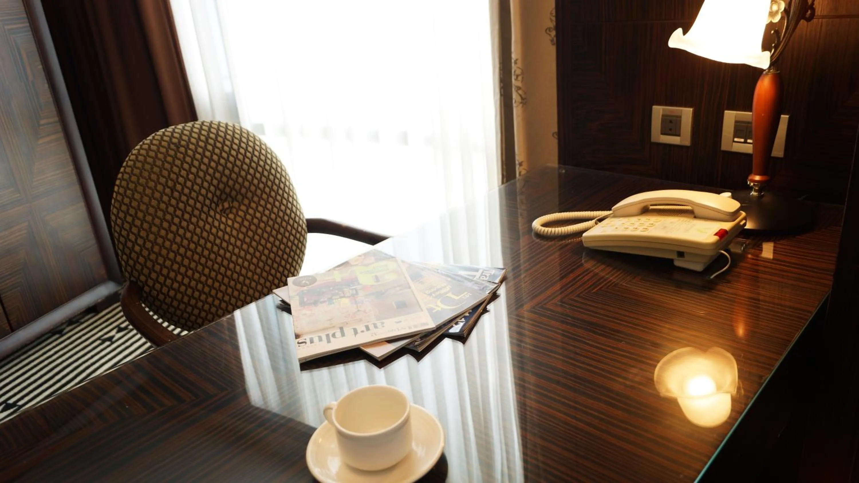 Living room in Lake Hotel