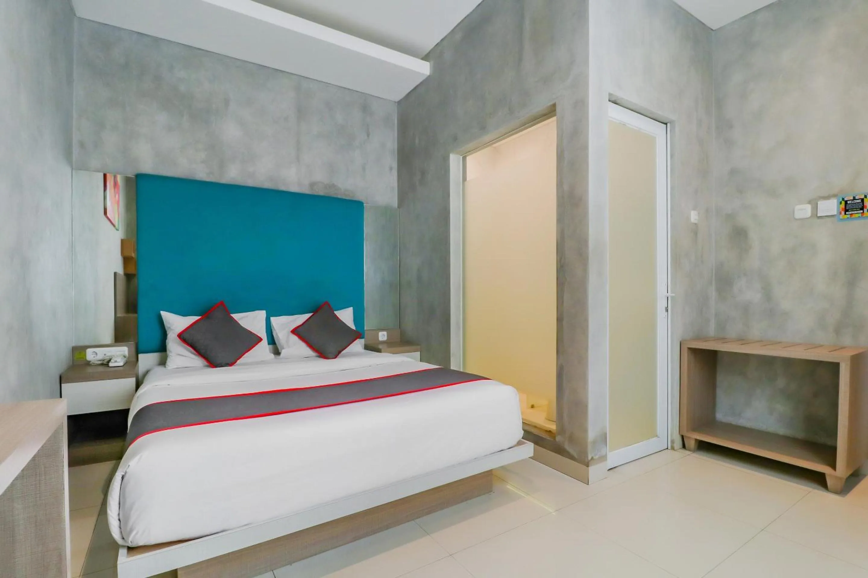 Bedroom in Super OYO Collection O 31 The Batik Bed And Coffee Bandung