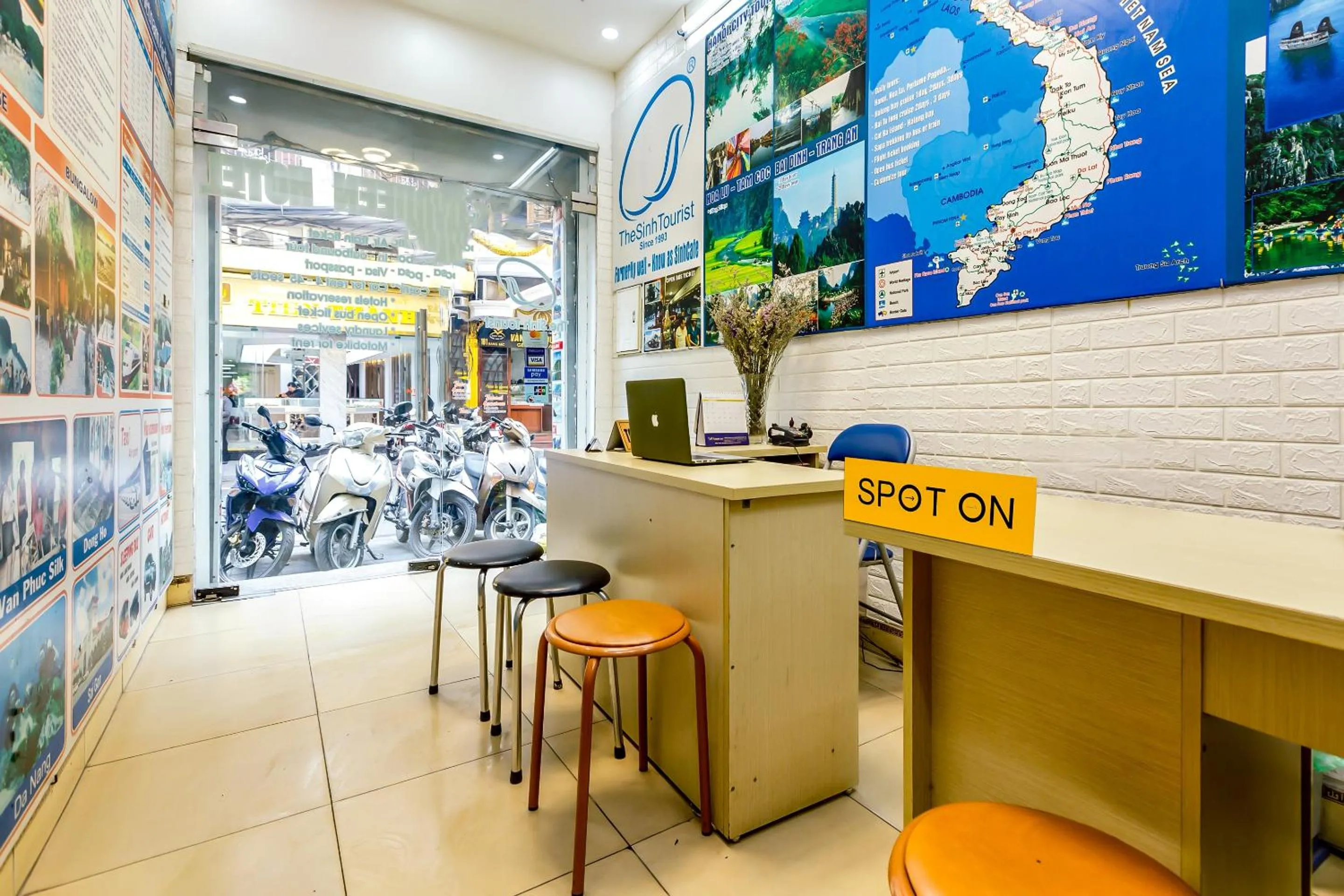 Lobby or reception in OYO 604 Queen Hotel spot-on