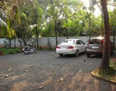 Area and facilities in Palm Grove Service Villa