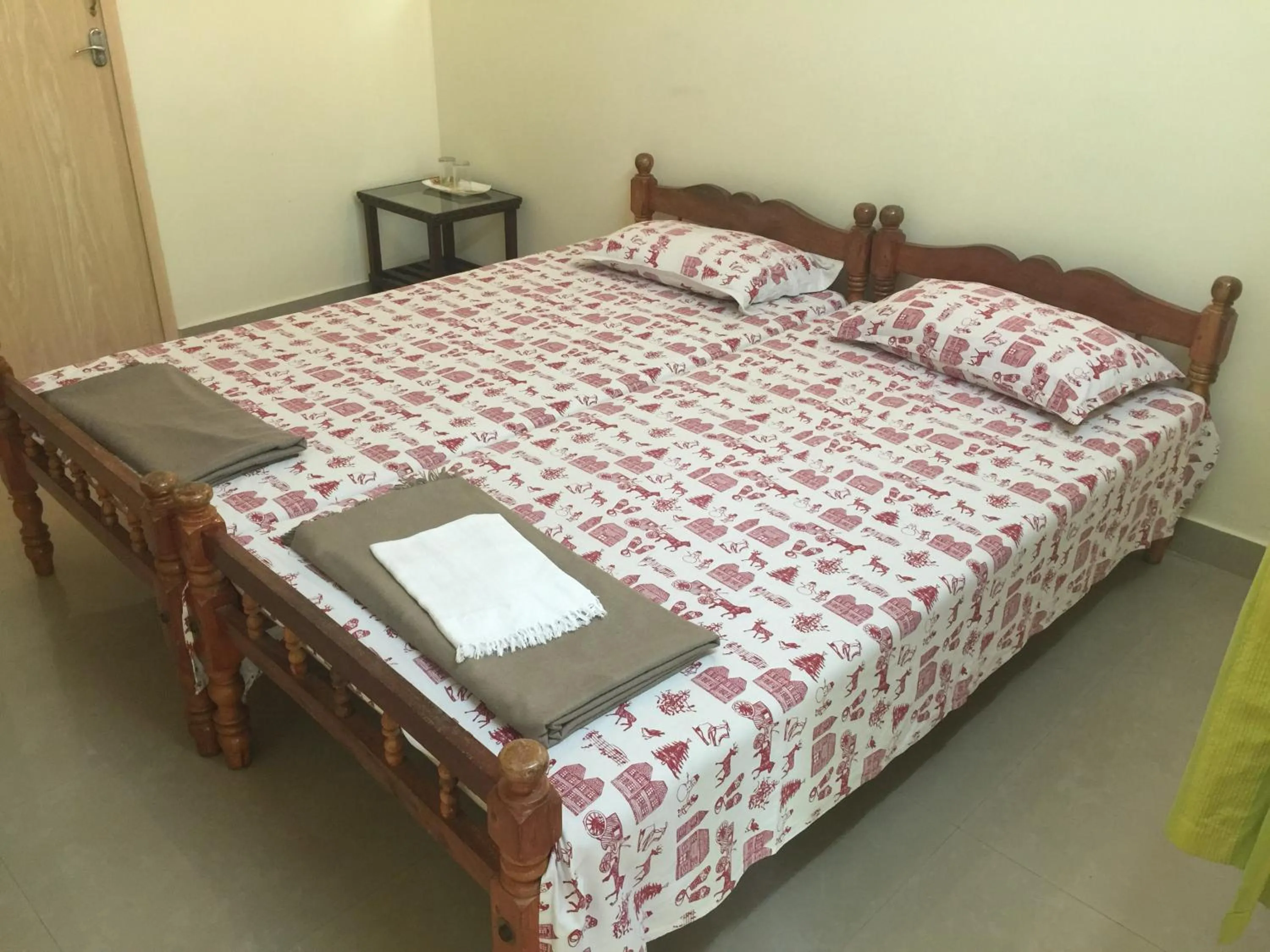 Bed in Palm Grove Service Villa