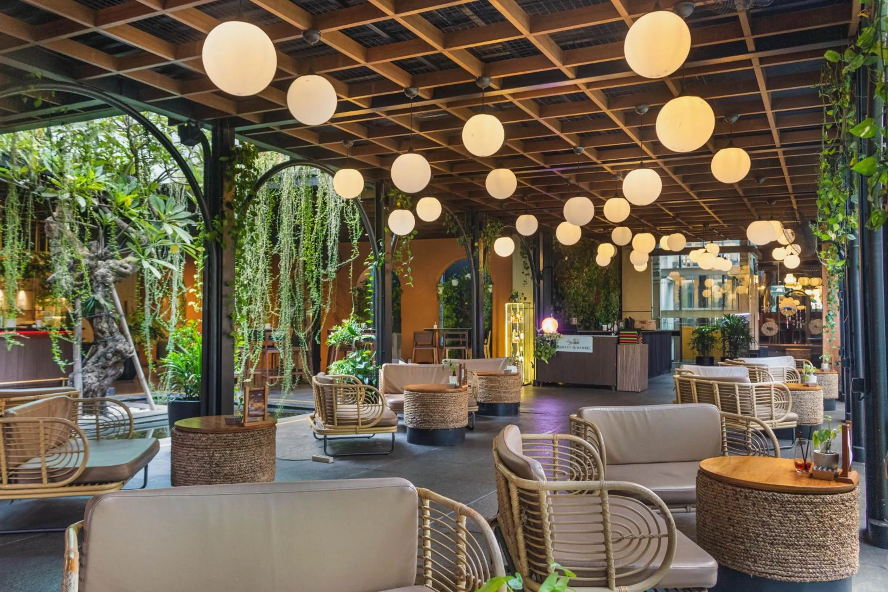 Lounge or bar in ARTOTEL Suites Bianti Yogyakarta, CHSE Certified