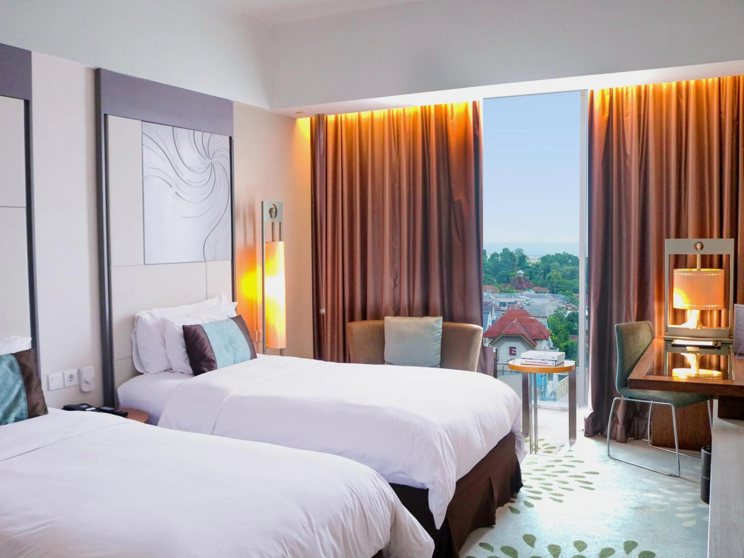 Bedroom, Bed in ARTOTEL Suites Bianti Yogyakarta, CHSE Certified