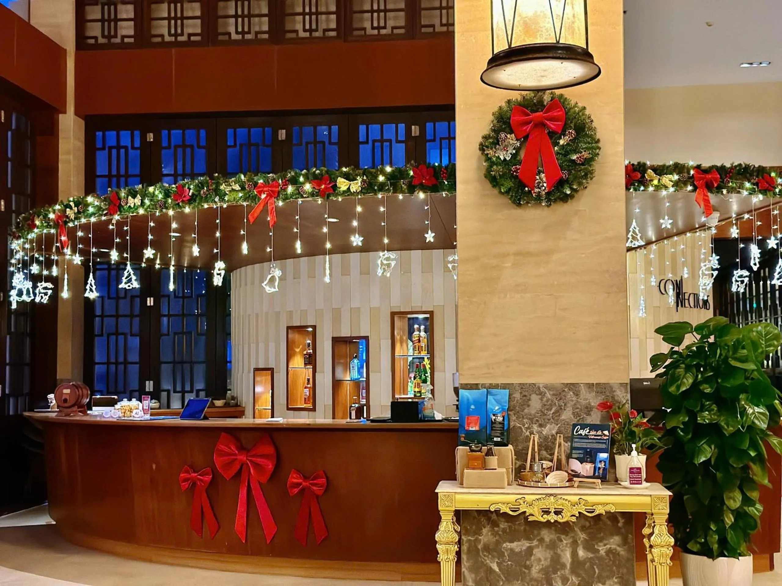 Lobby or reception in Crowne Plaza Danang Hotel & Resort