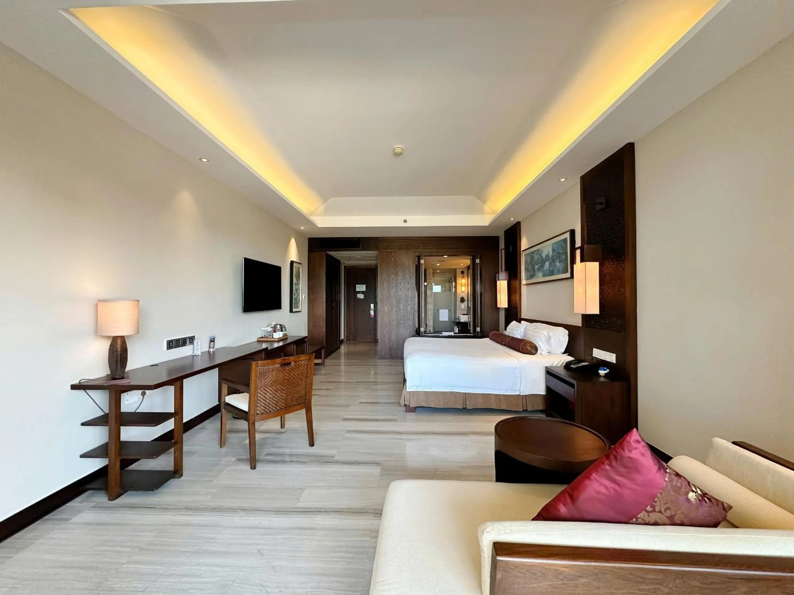 Bed in Crowne Plaza Danang Hotel & Resort
