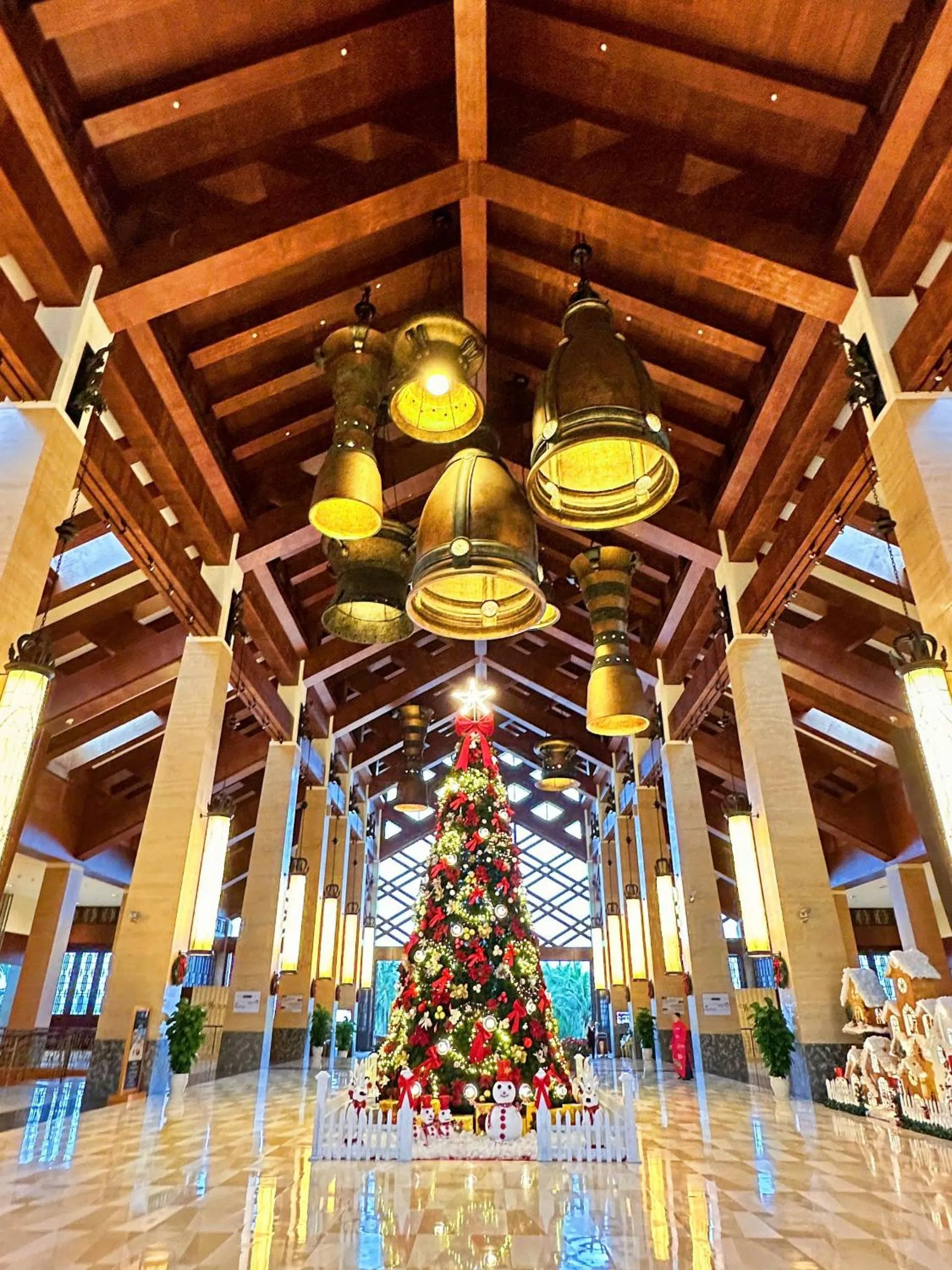 Lobby or reception in Crowne Plaza Danang Hotel & Resort